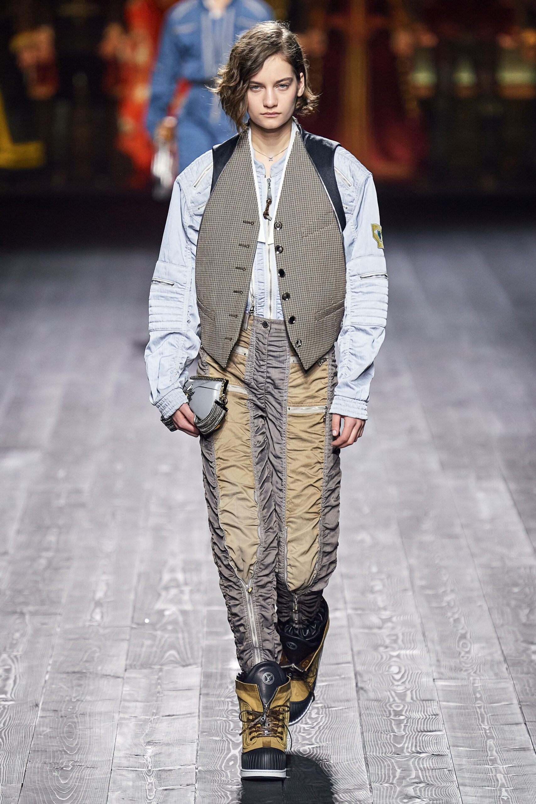 Louis Vuitton F/W 20 Look 19