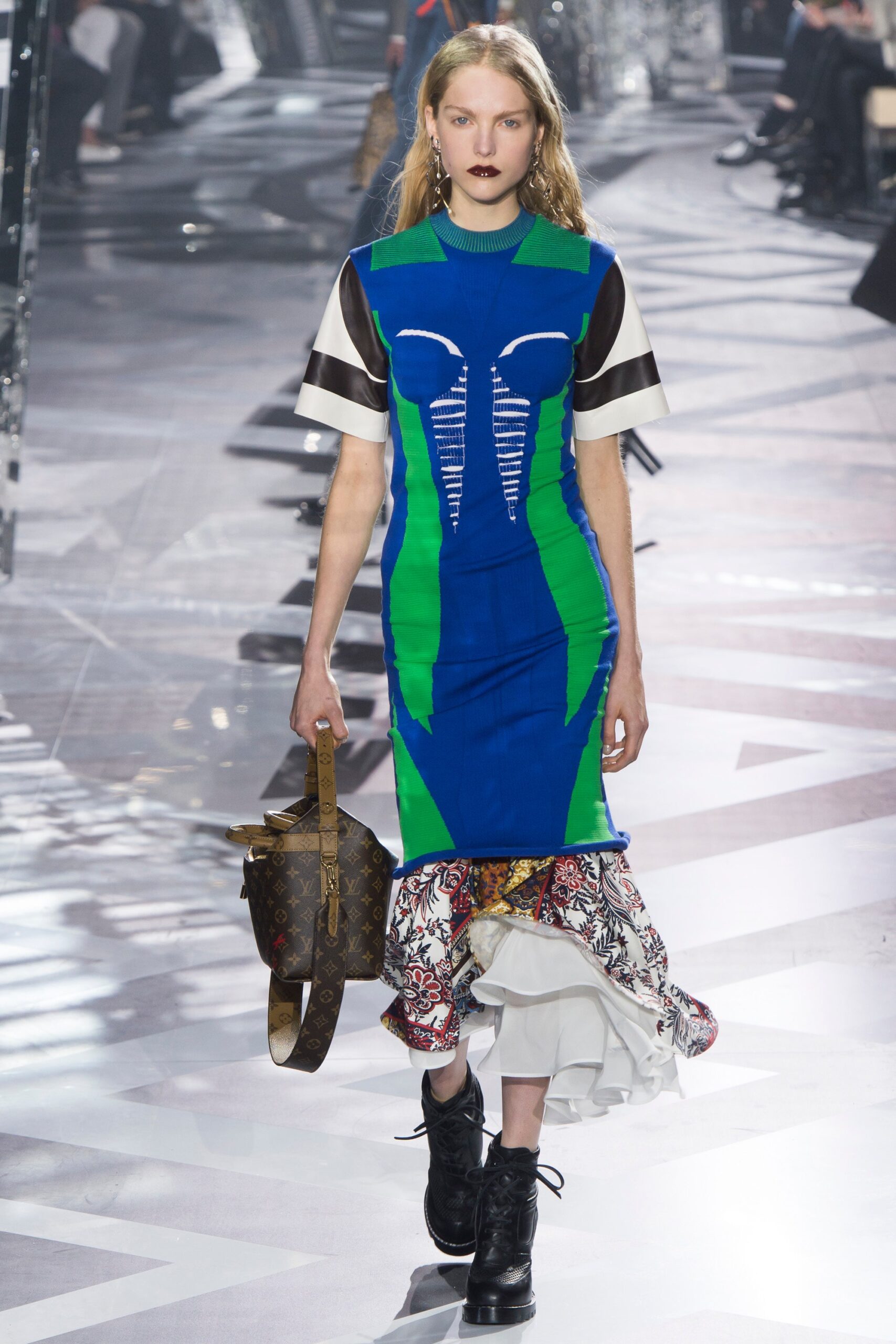 Louis Vuitton F/W 16 Look 1