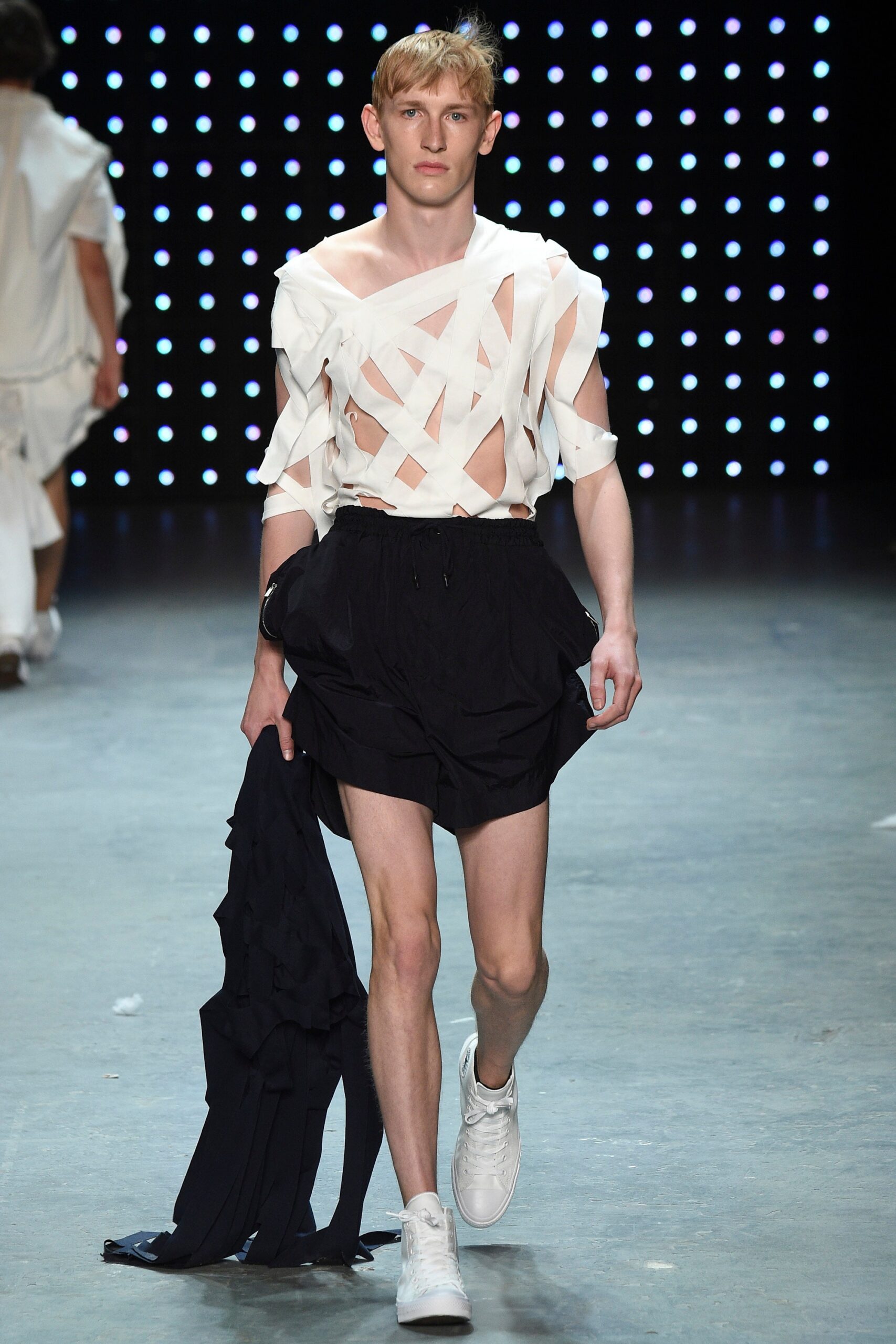 MAN S/S 17 Menswear Look 13