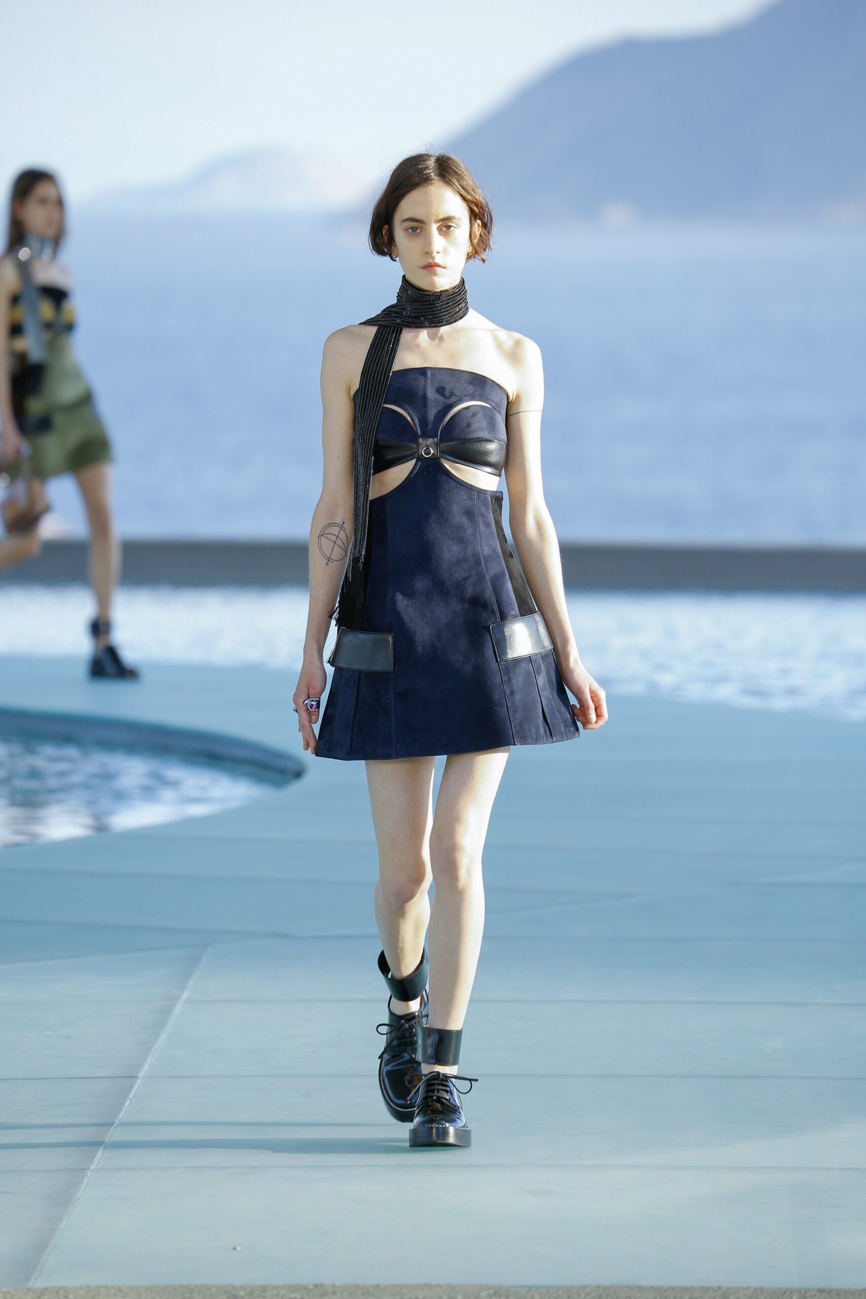 Louis Vuitton Resort 17 Look 33