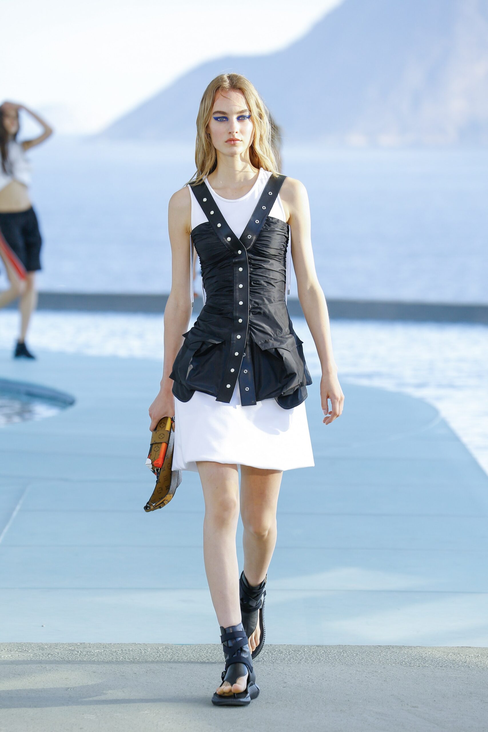 Louis Vuitton Resort 17 Look 38