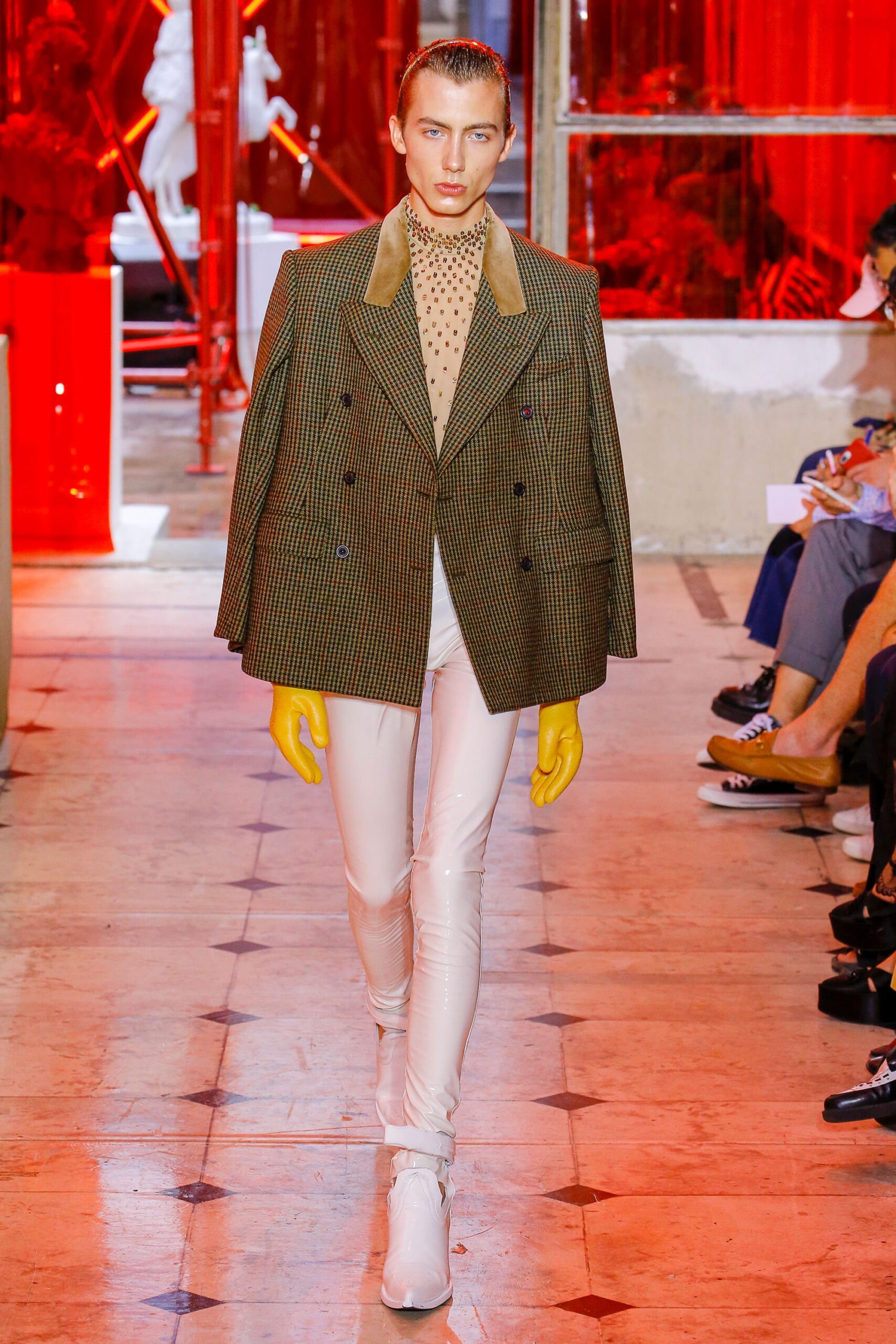 Maison Margiela S/S 19 Menswear Look 1
