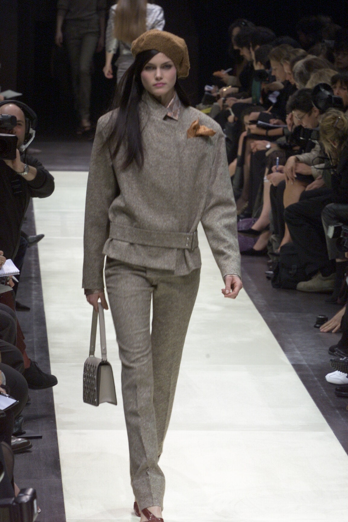 Louis Vuitton F/W 00 Look 4