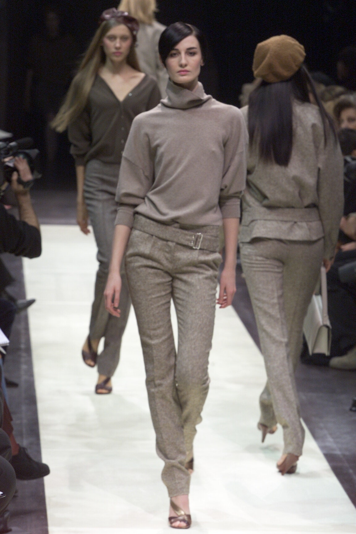 Louis Vuitton F/W 00 Look 5