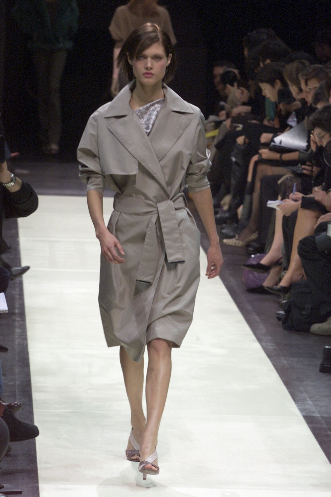 Louis Vuitton F/W 00 Look 9
