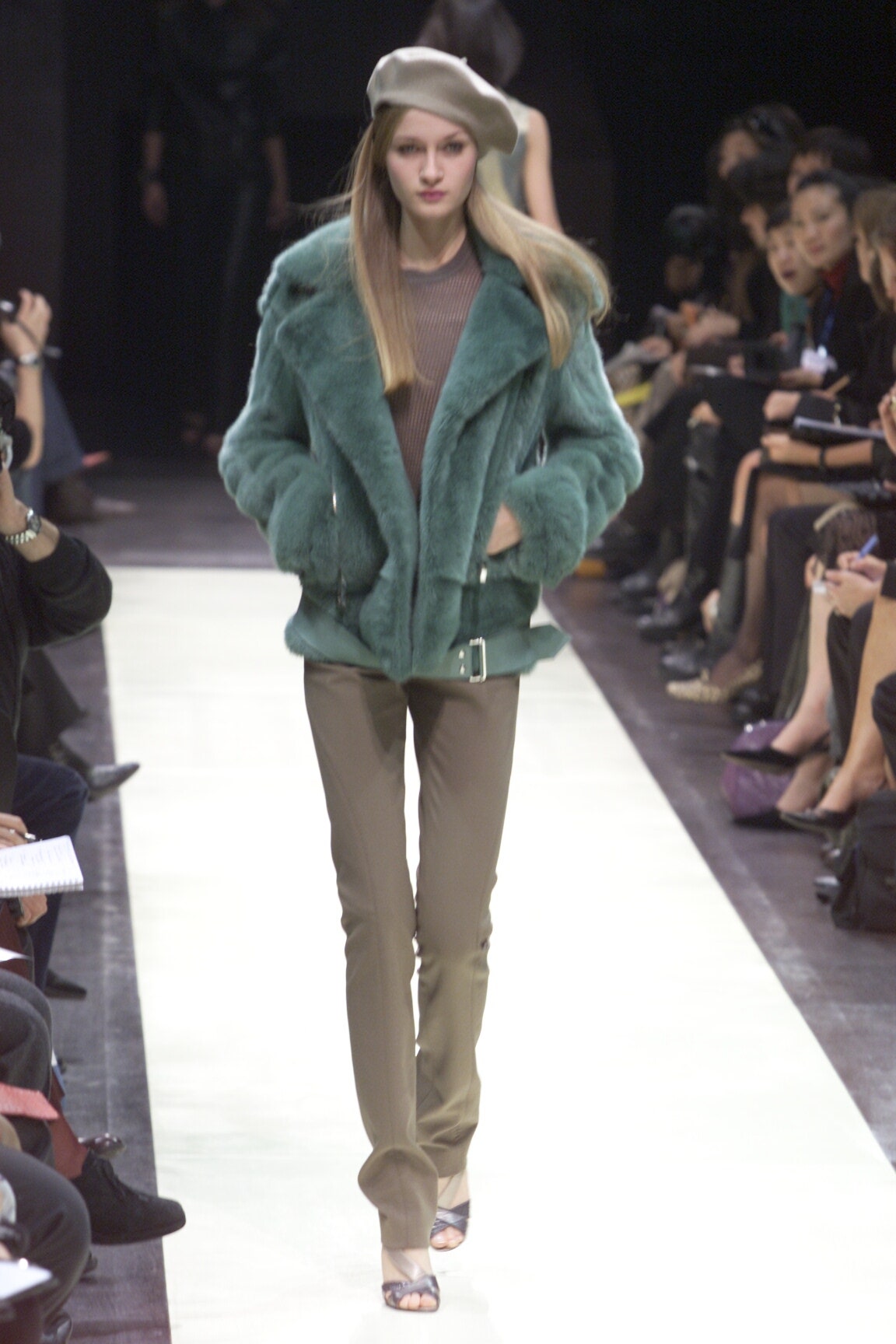 Louis Vuitton F/W 00 Look 10