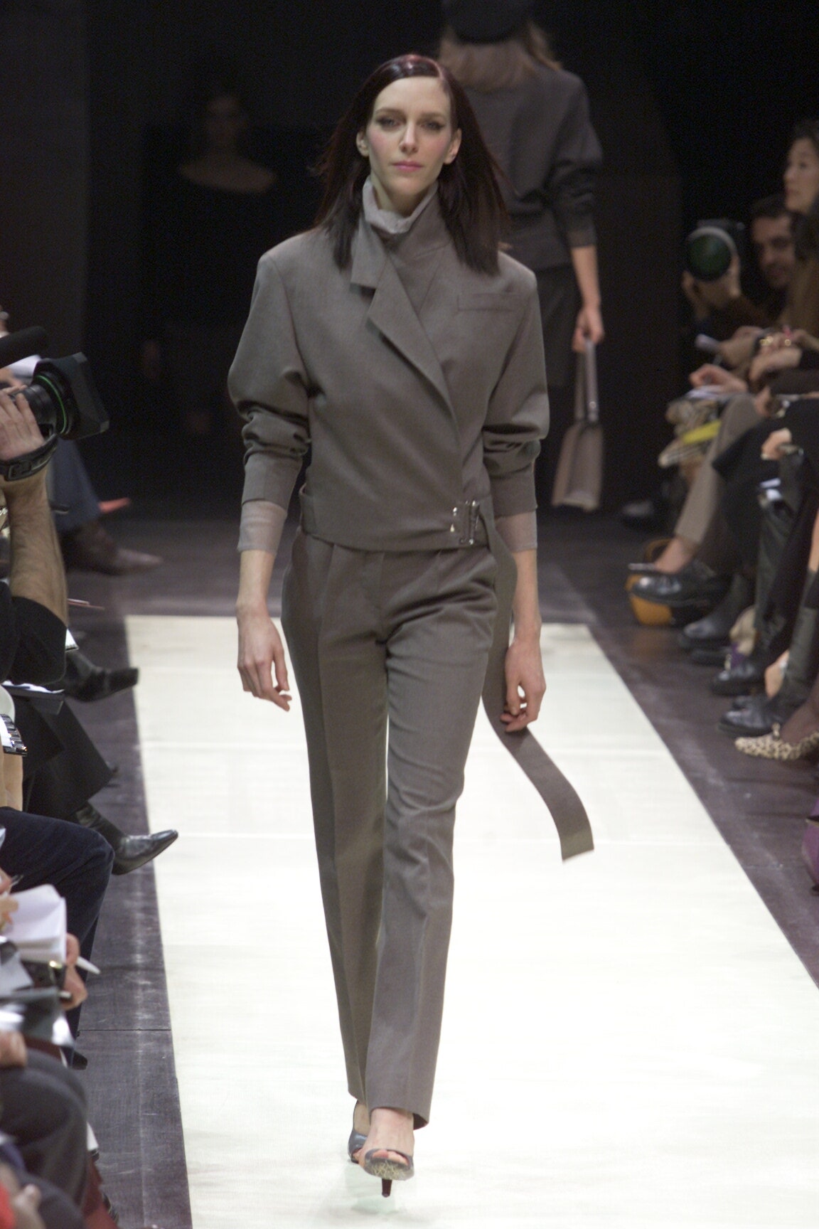 Louis Vuitton F/W 00 Look 19