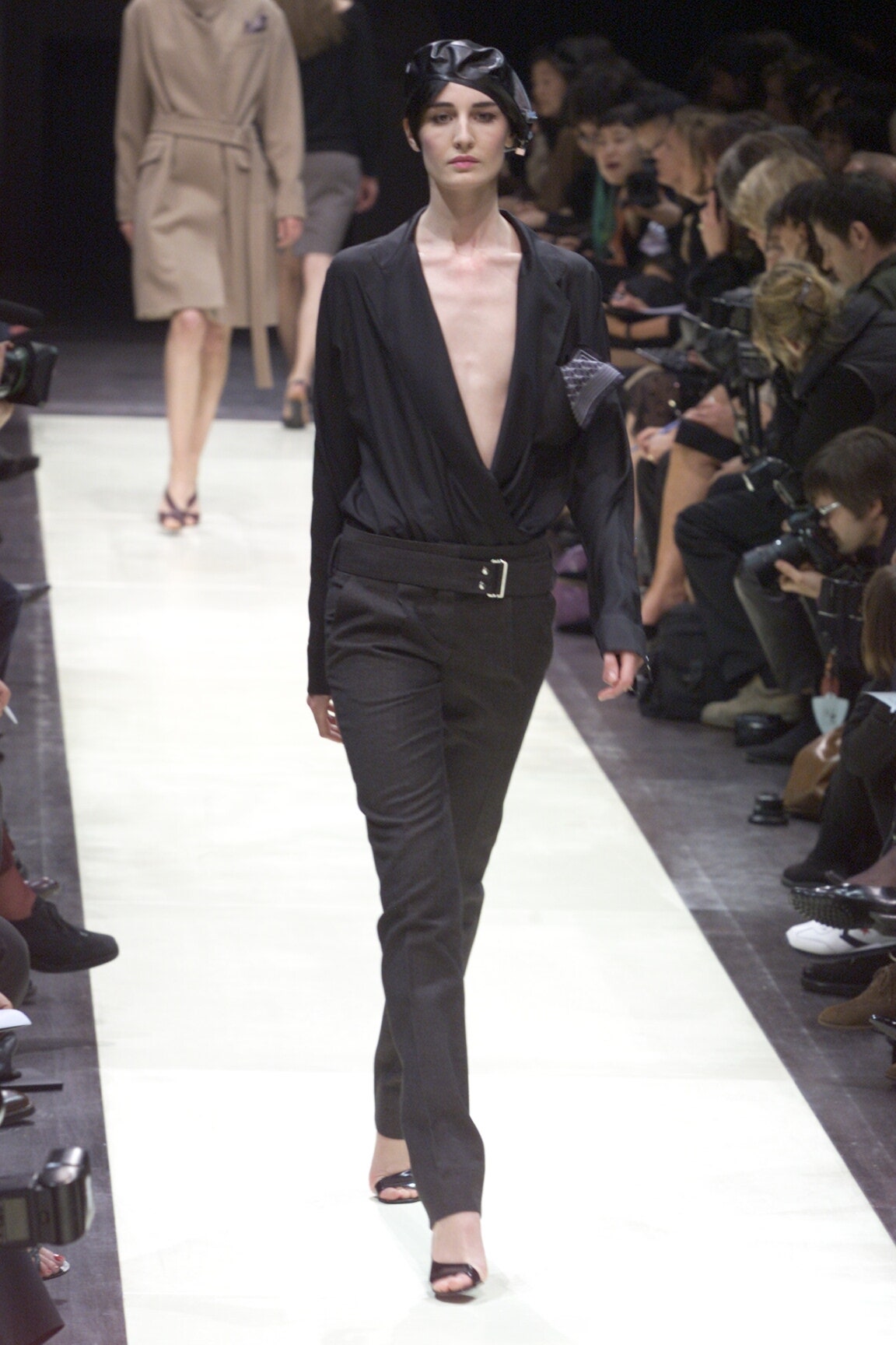 Louis Vuitton F/W 00 Look 21