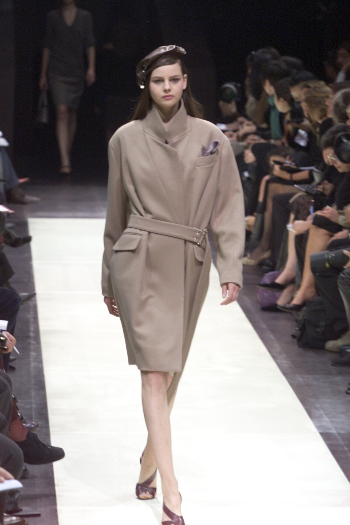 Louis Vuitton F/W 00 Look 22