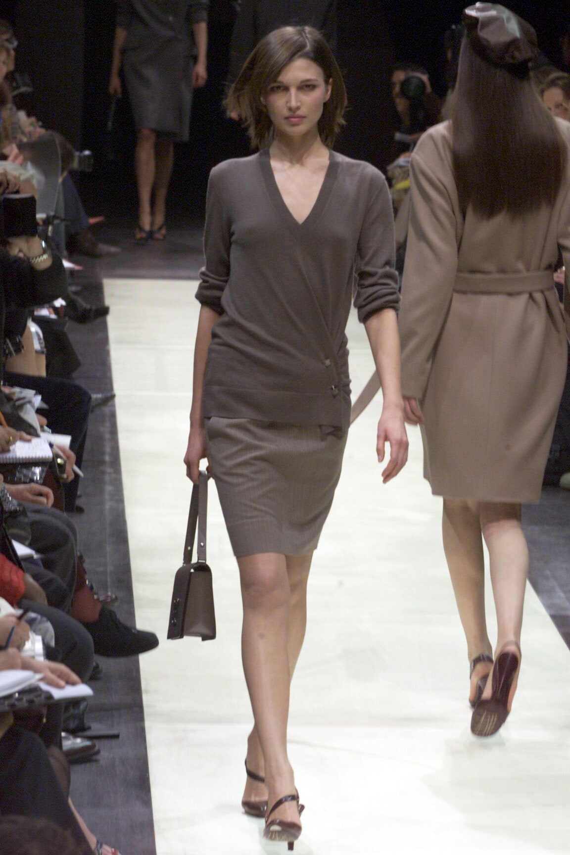 Louis Vuitton F/W 00 Look 23