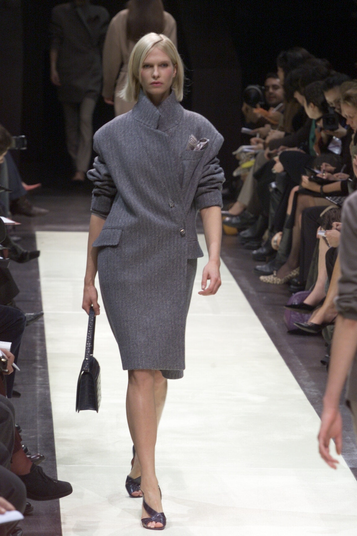 Louis Vuitton F/W 00 Look 24