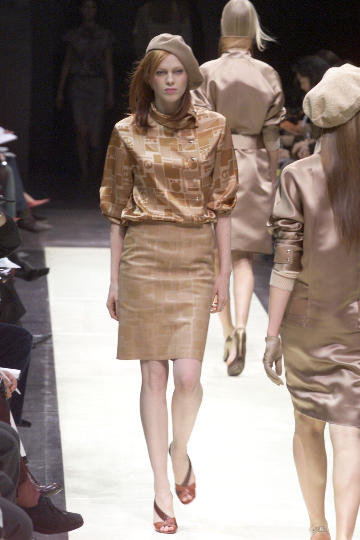 Louis Vuitton F/W 00 Look 28