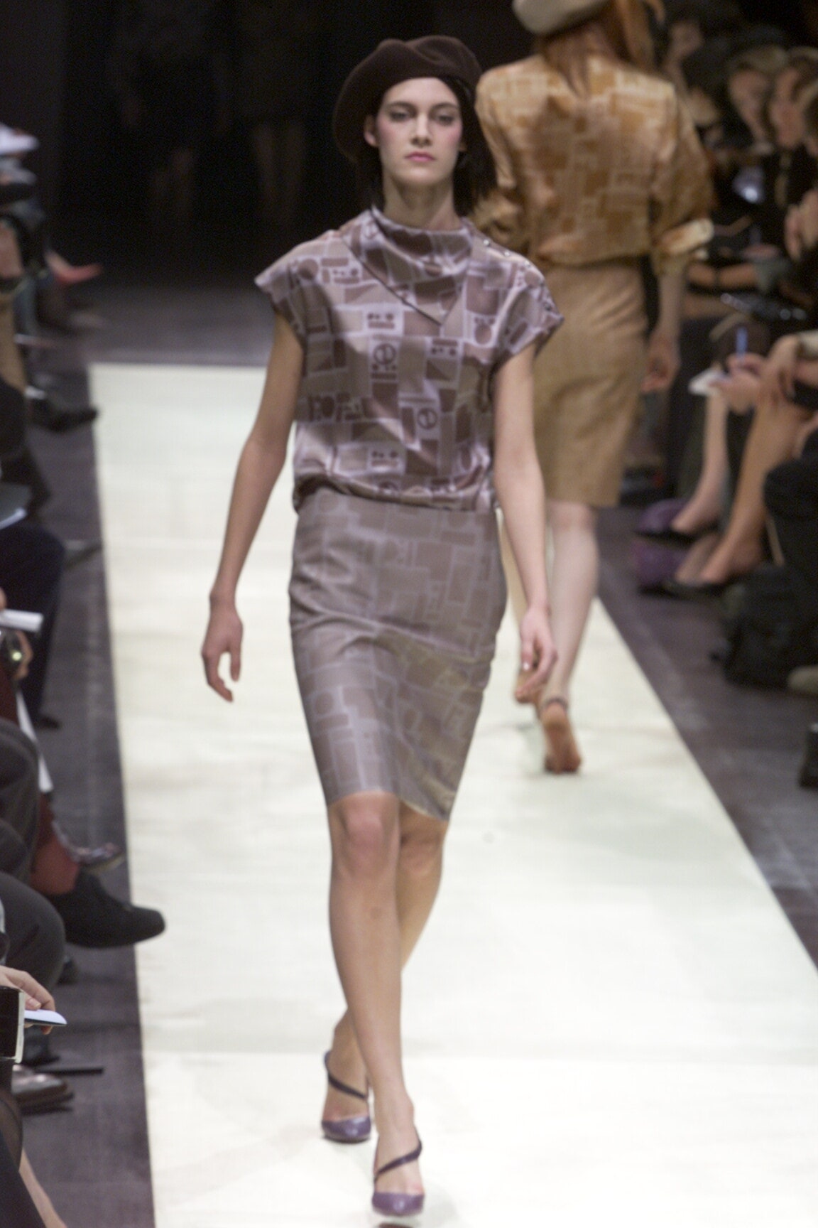 Louis Vuitton F/W 00 Look 29