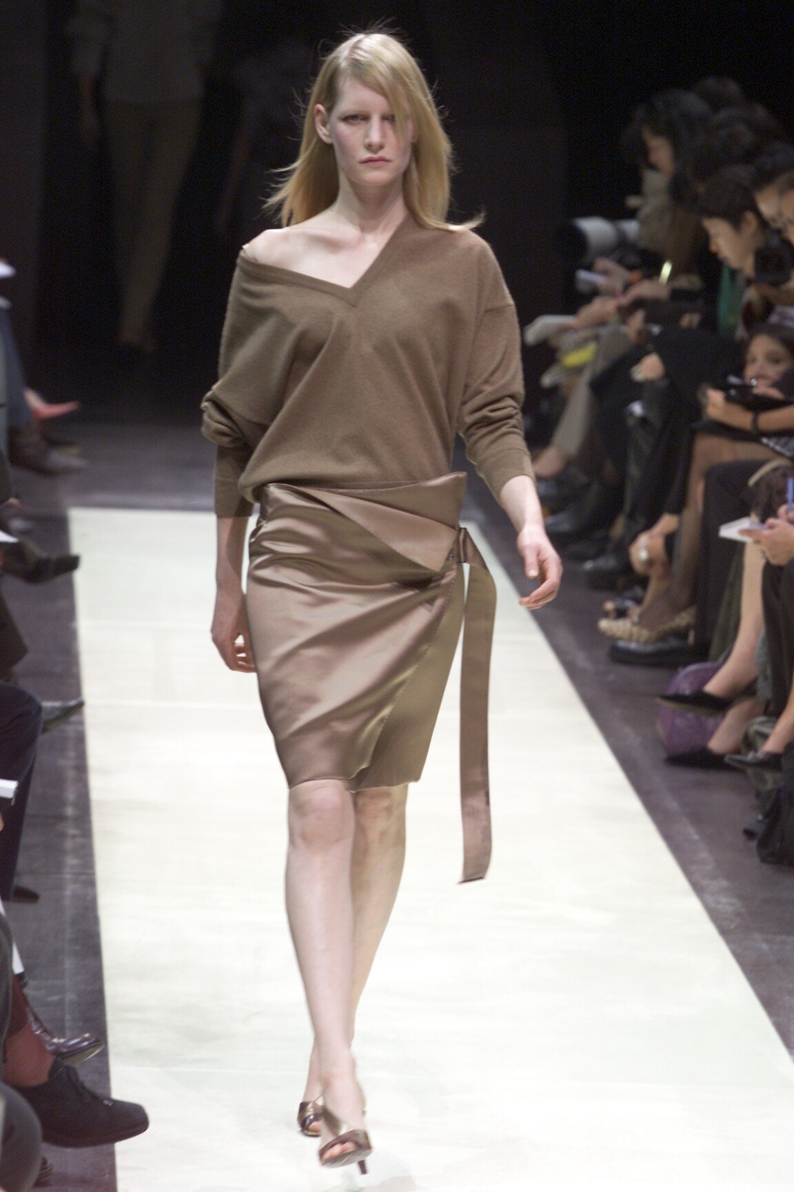 Louis Vuitton F/W 00 Look 31