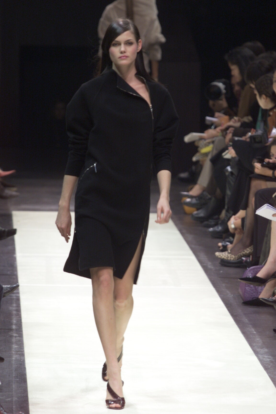 Louis Vuitton F/W 00 Look 34