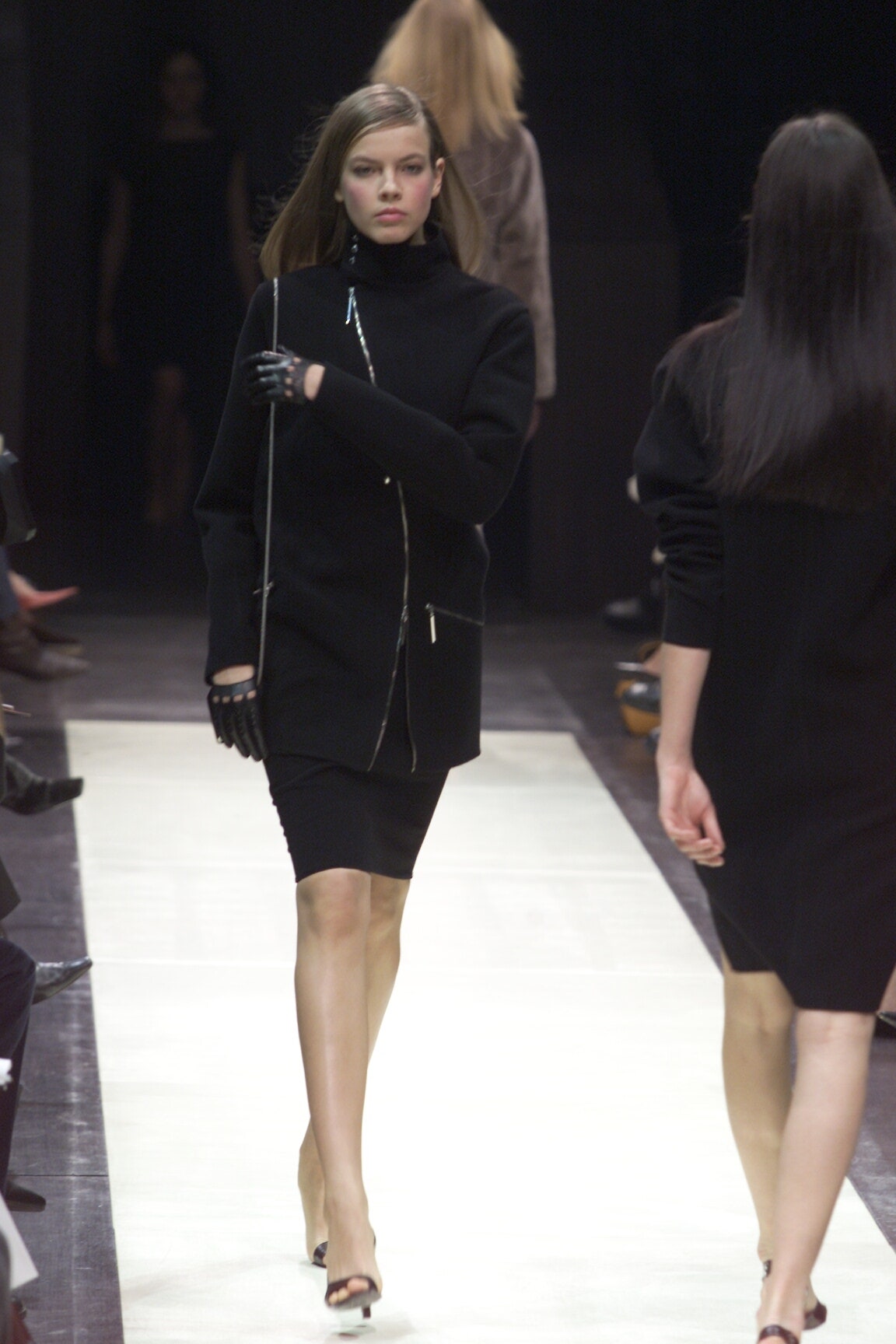 Louis Vuitton F/W 00 Look 35