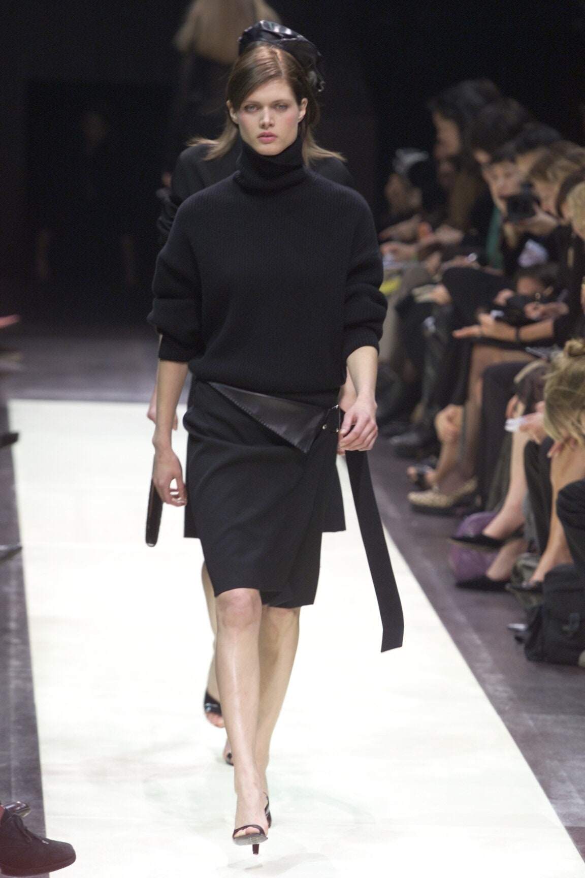 Louis Vuitton F/W 00 Look 37
