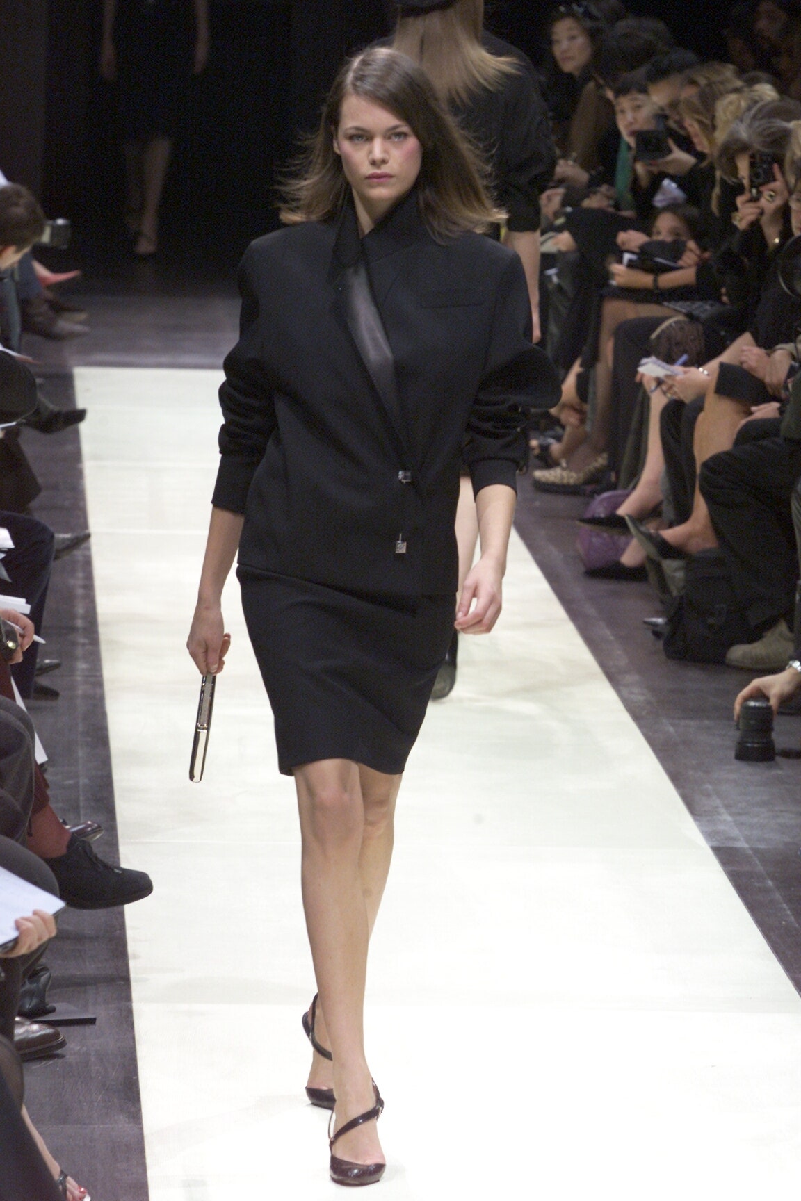 Louis Vuitton F/W 00 Look 38