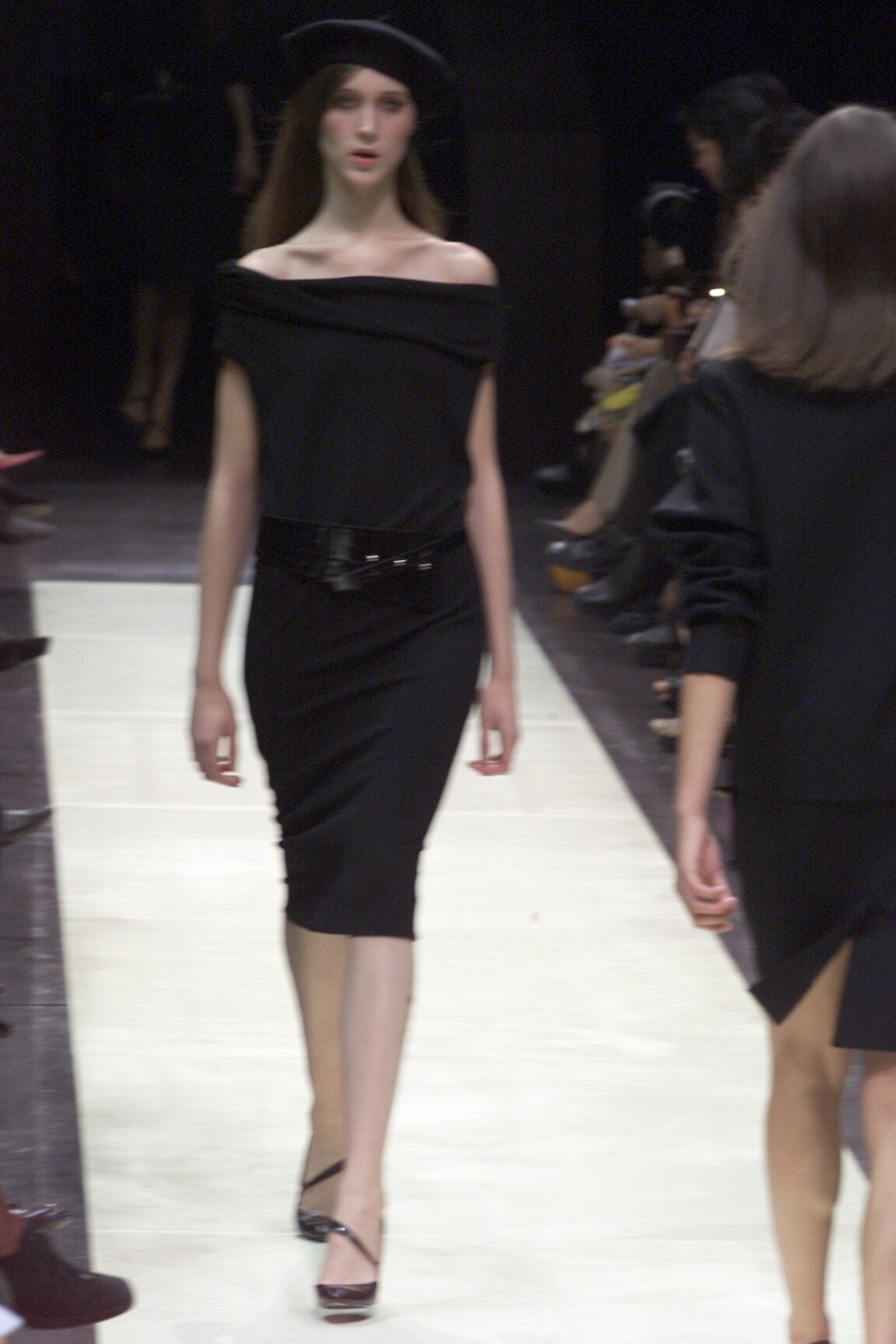 Louis Vuitton F/W 00 Look 39