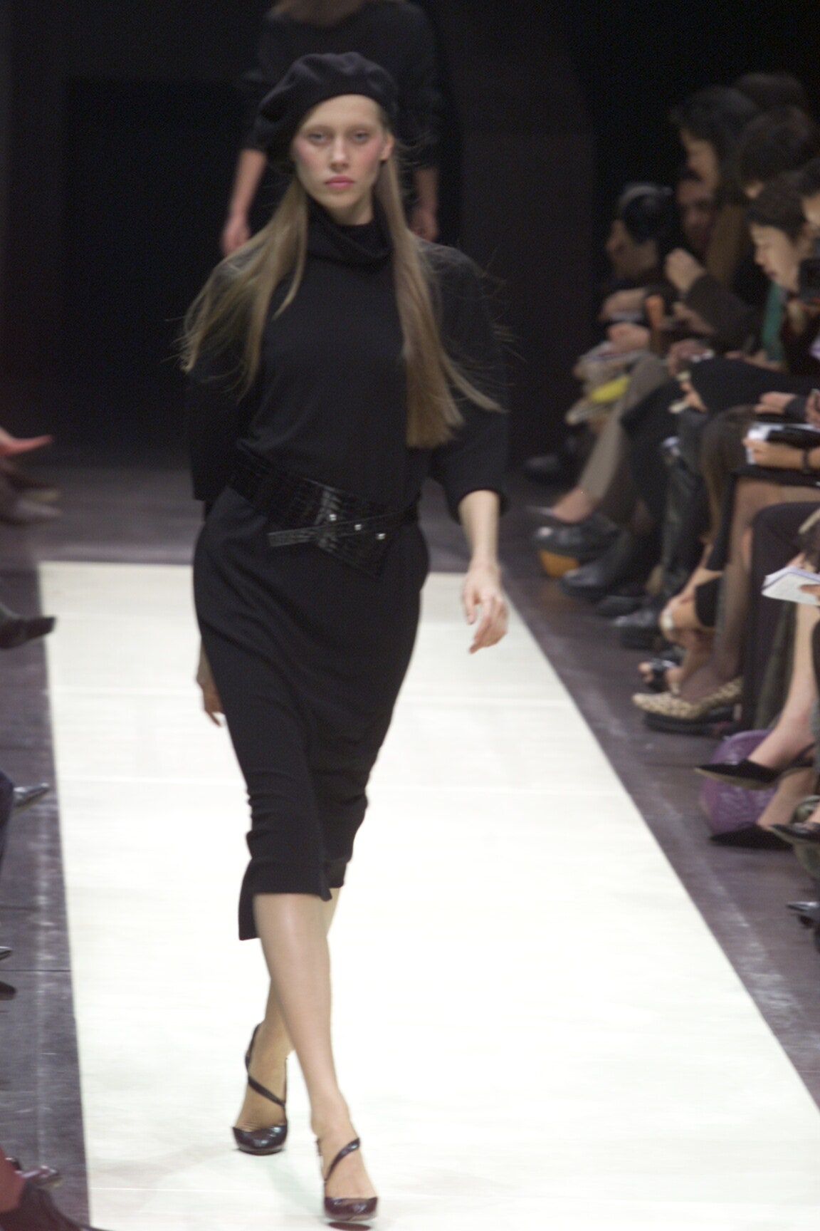 Louis Vuitton F/W 00 Look 40