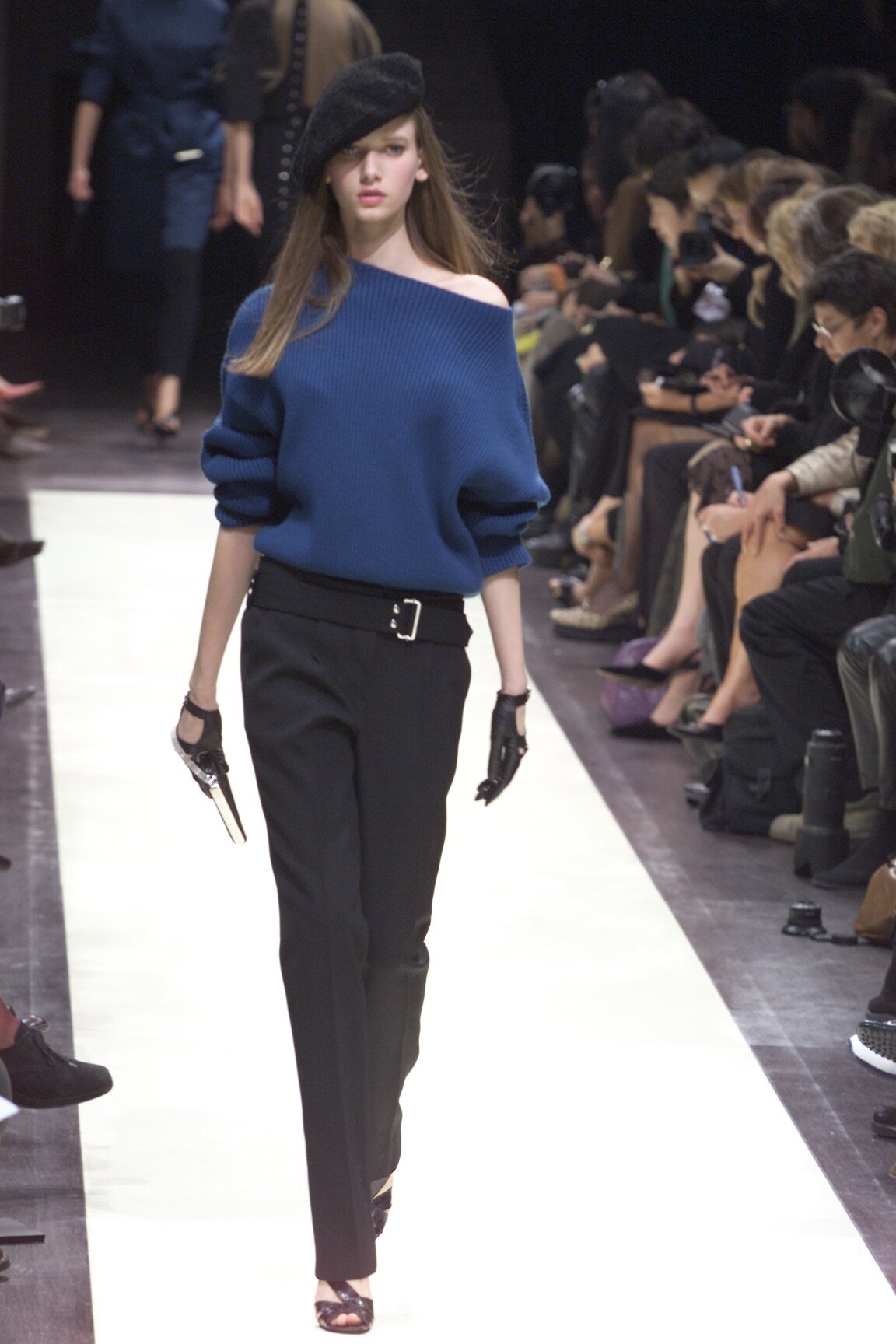 Louis Vuitton F/W 00 Look 41