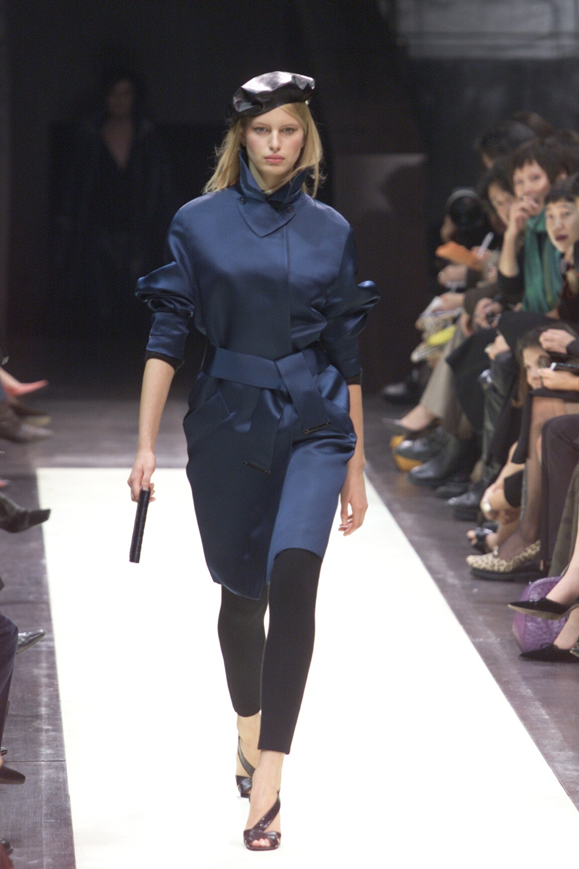 Louis Vuitton F/W 00 Look 42
