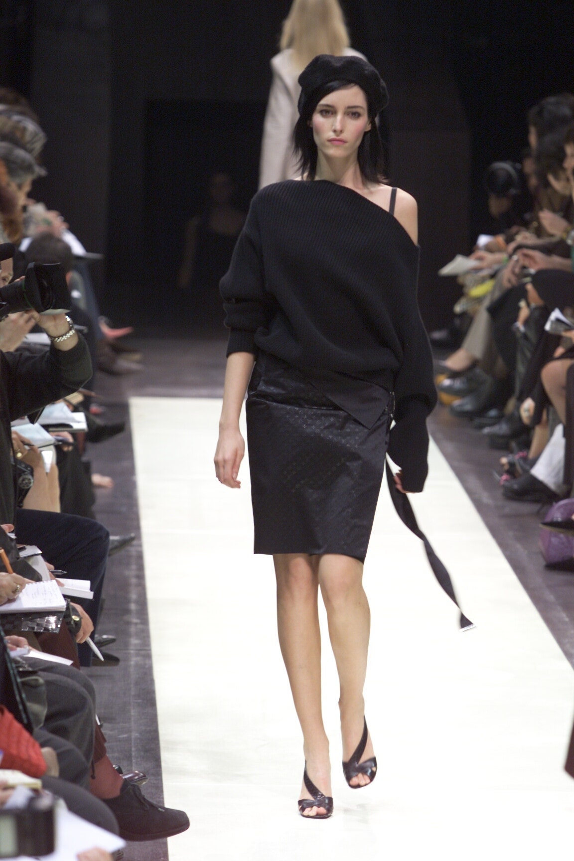 Louis Vuitton F/W 00 Look 49