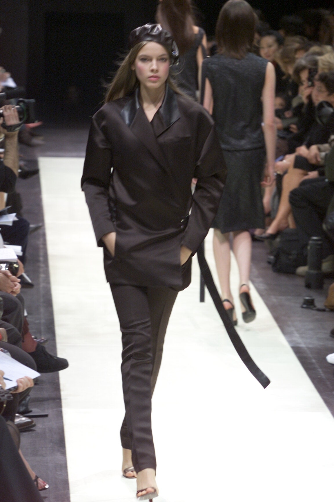 Louis Vuitton F/W 00 Look 51