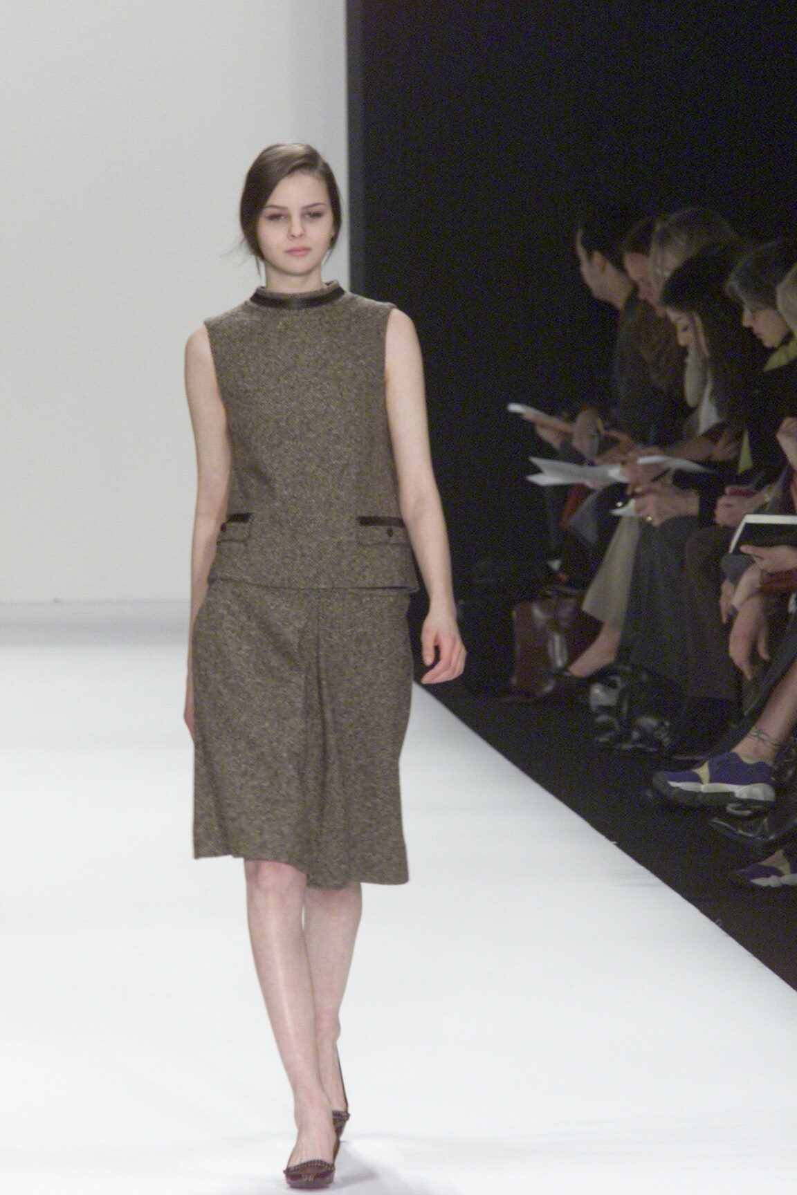 Marc Jacobs F/W 00 Look 2