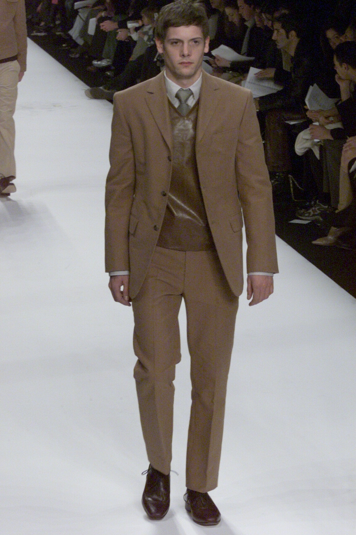 Marc Jacobs F/W 00 Look 15