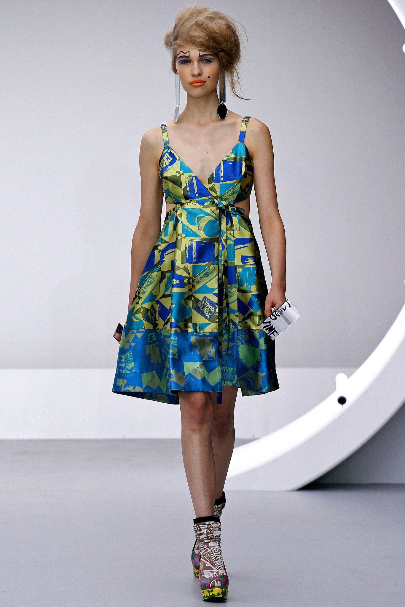 Louise Gray Spring 2013 Ready-to-Wear