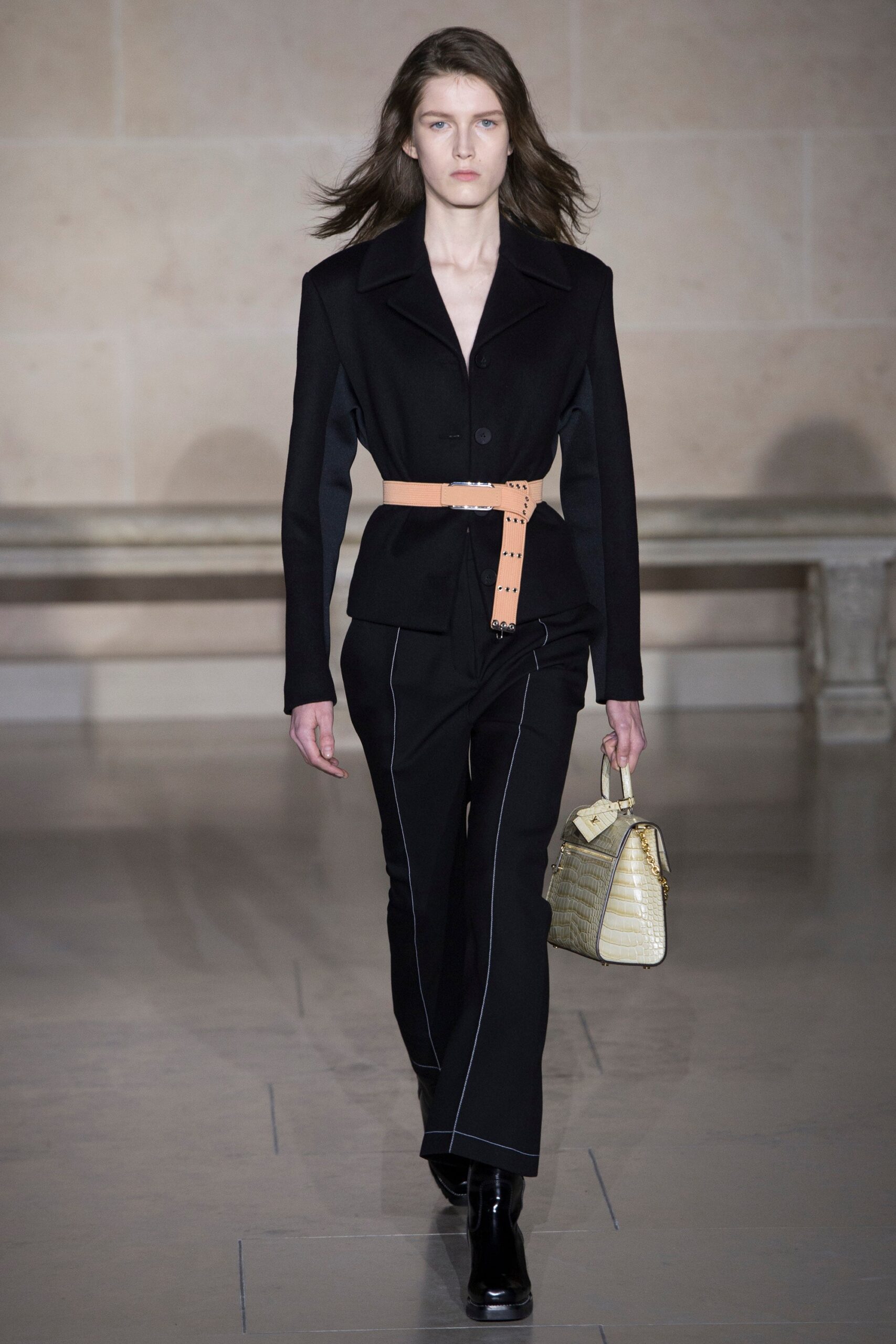 Louis Vuitton F/W 17 Look 9