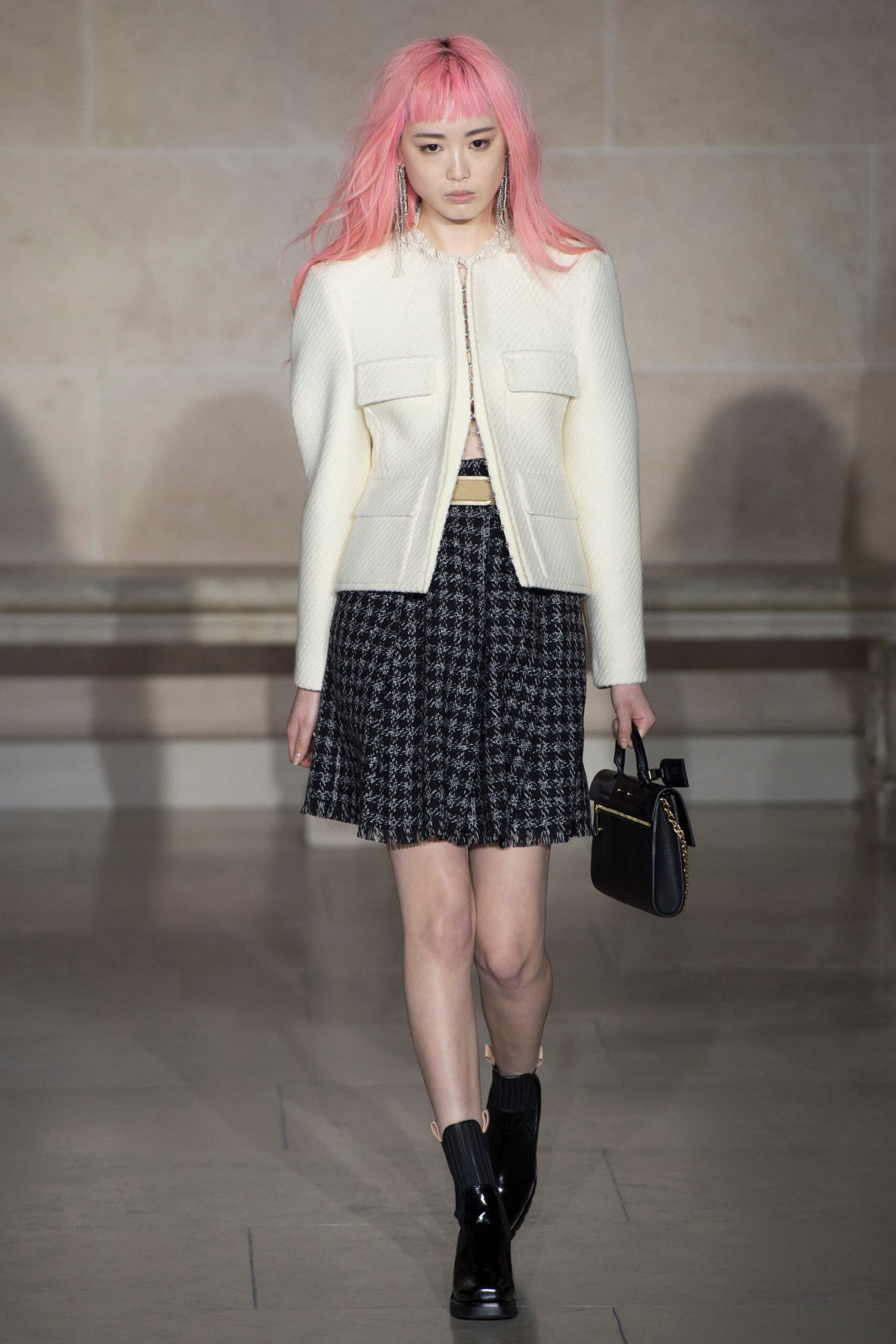 Louis Vuitton F/W 17 Look 16