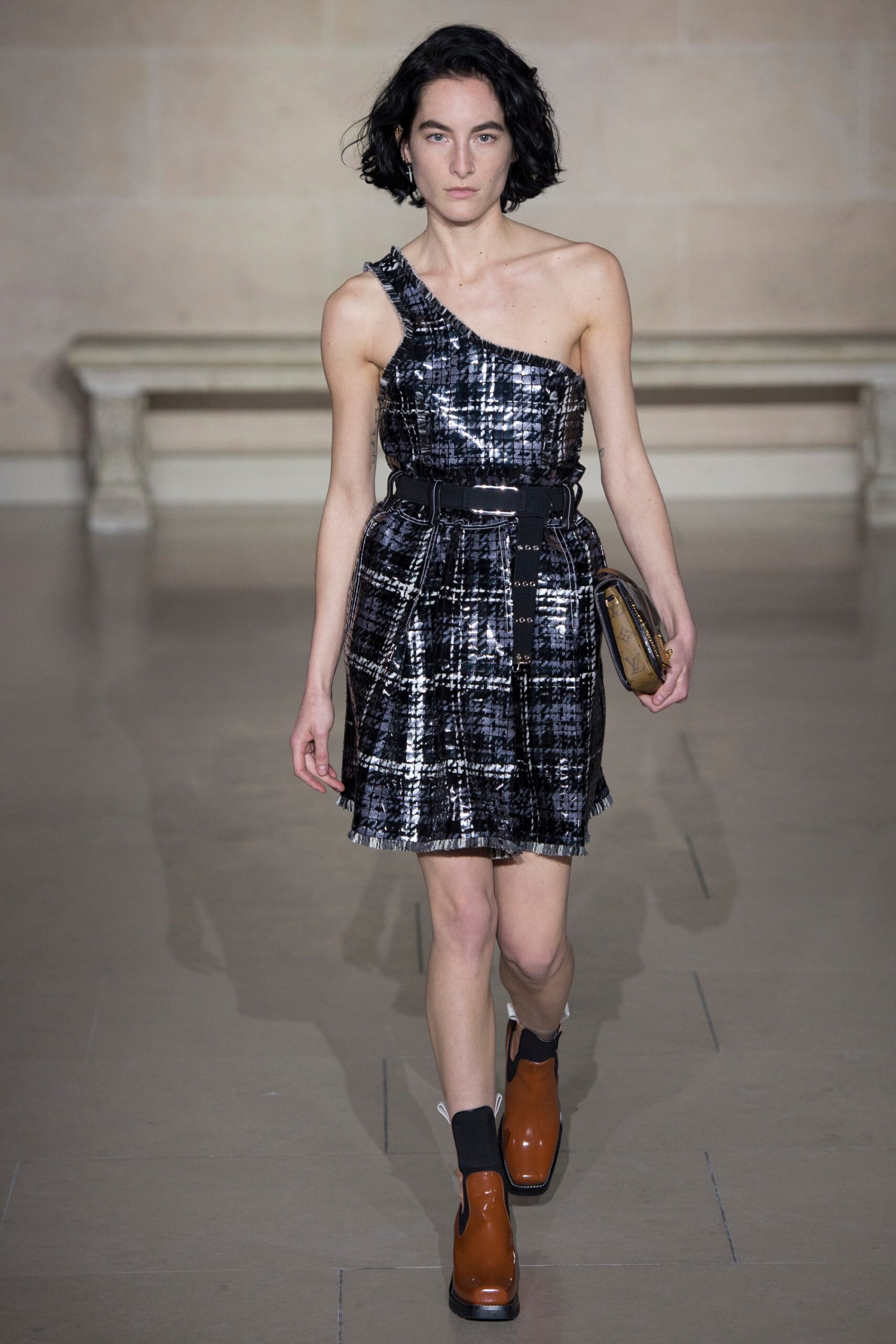Louis Vuitton F/W 17 Look 23