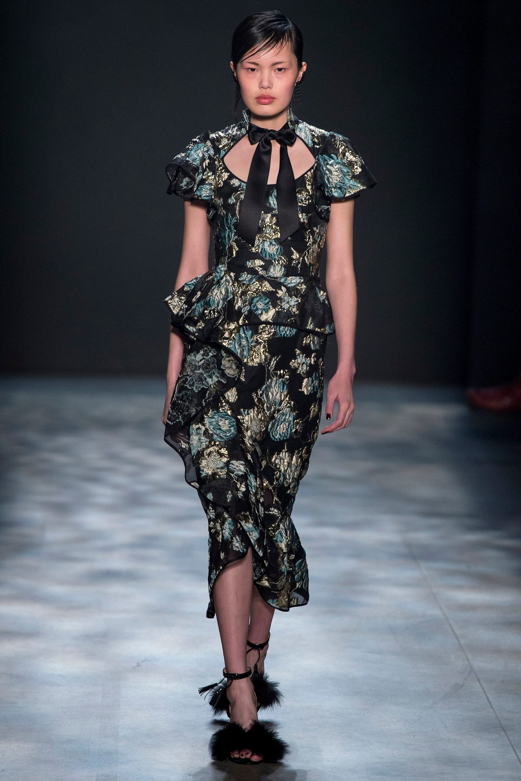 Marchesa F/W 17 Look 10