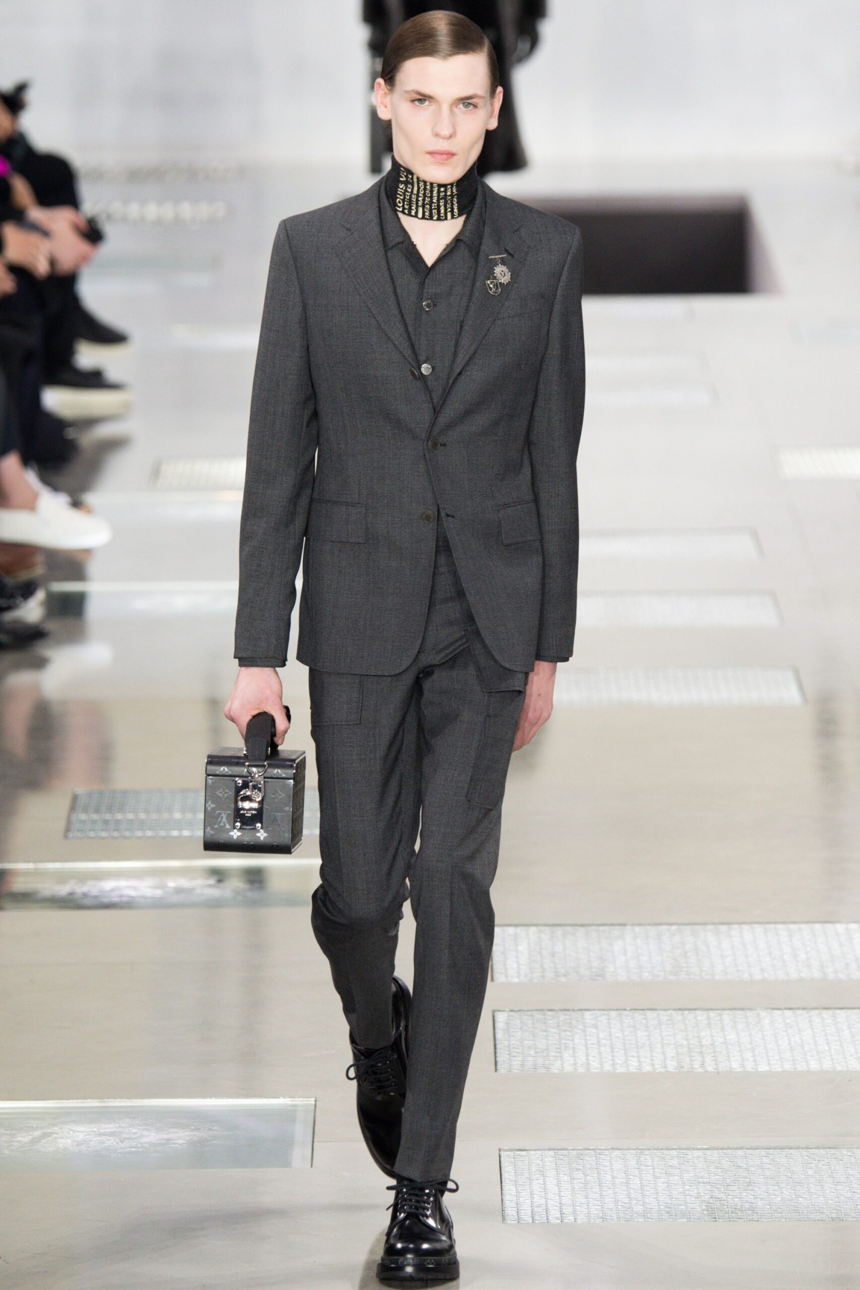 Louis Vuitton F/W 16 Menswear Look 1