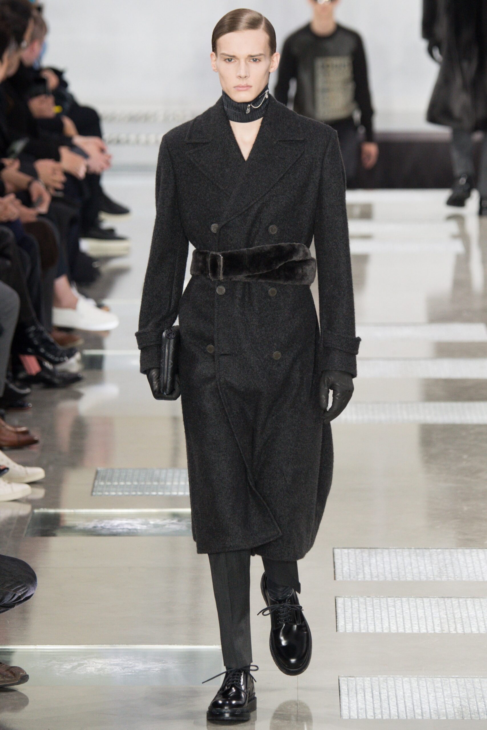 Louis Vuitton F/W 16 Menswear Look 3