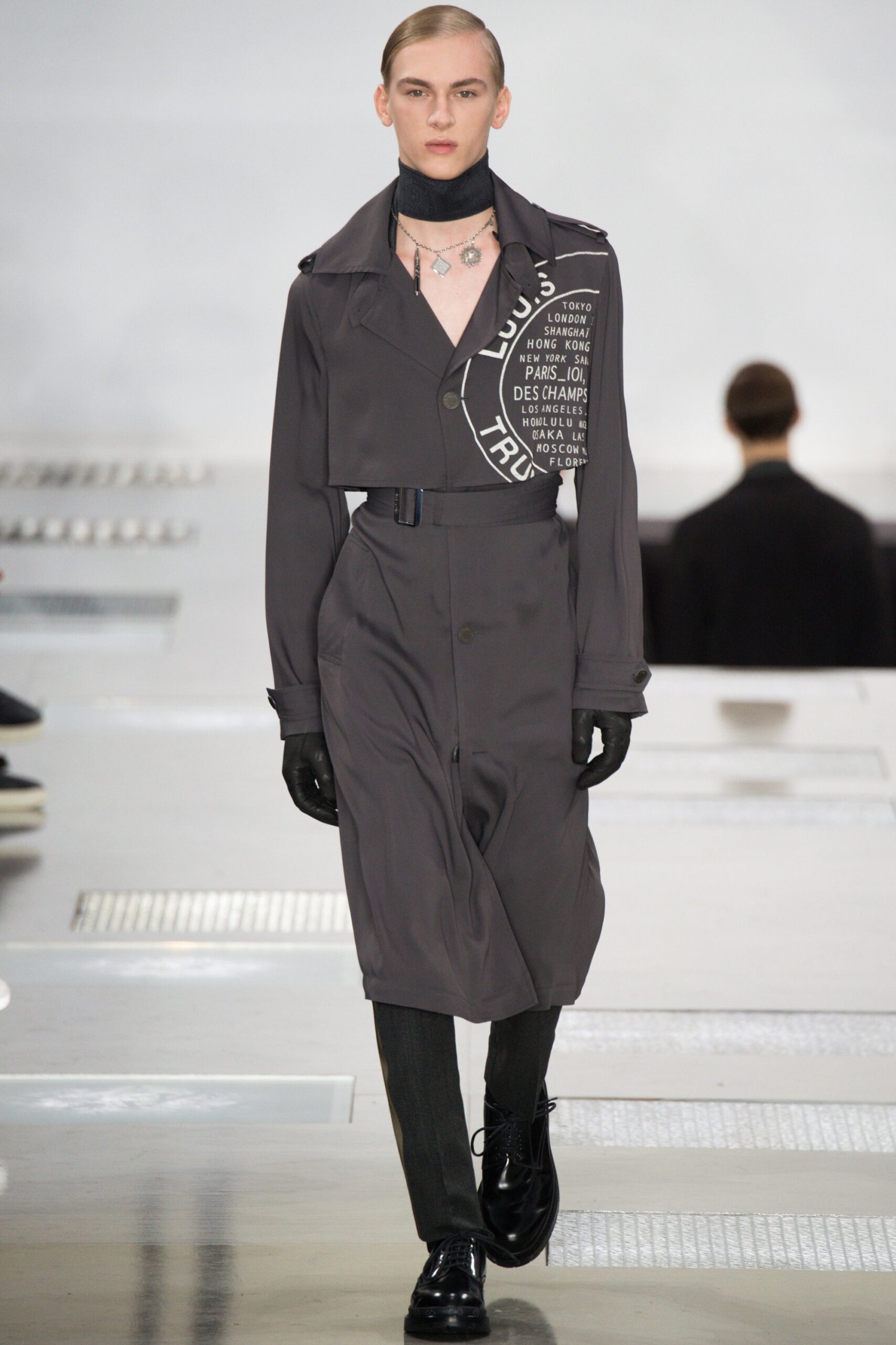 Louis Vuitton F/W 16 Menswear Look 6