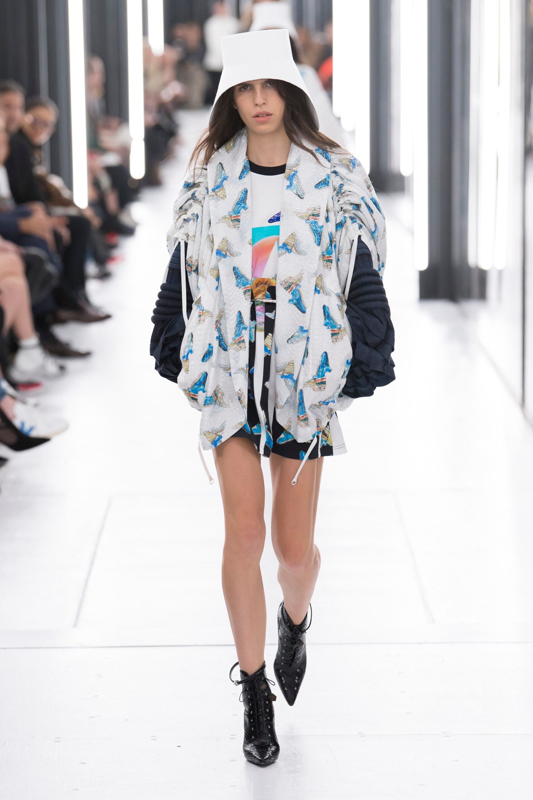Louis Vuitton S/S 19 Look 8