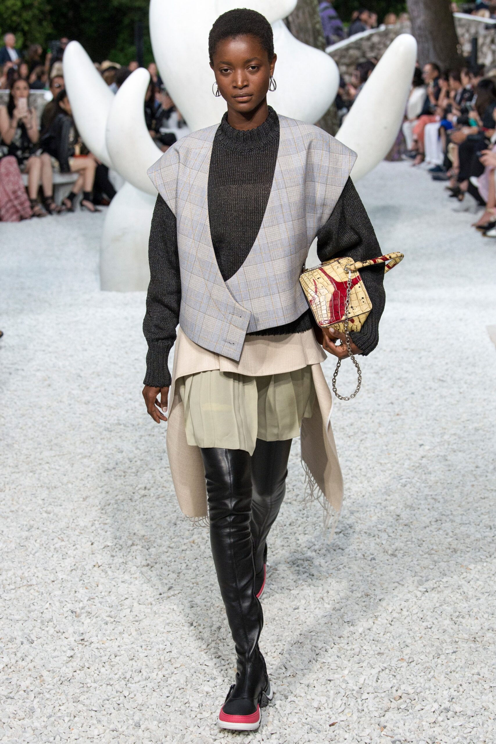 Louis Vuitton Resort 19 Look 9