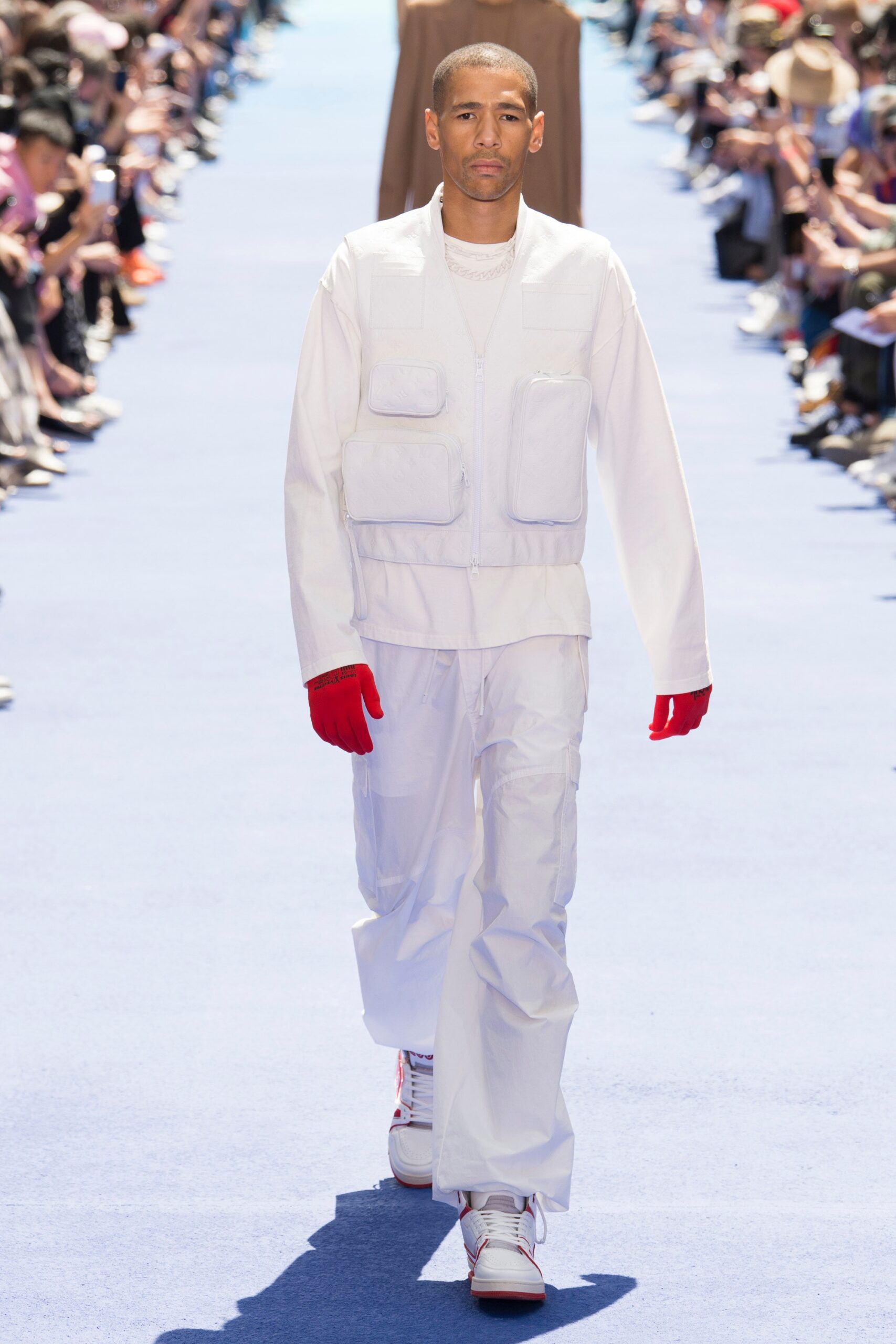 Louis Vuitton S/S 19 Menswear Look 16