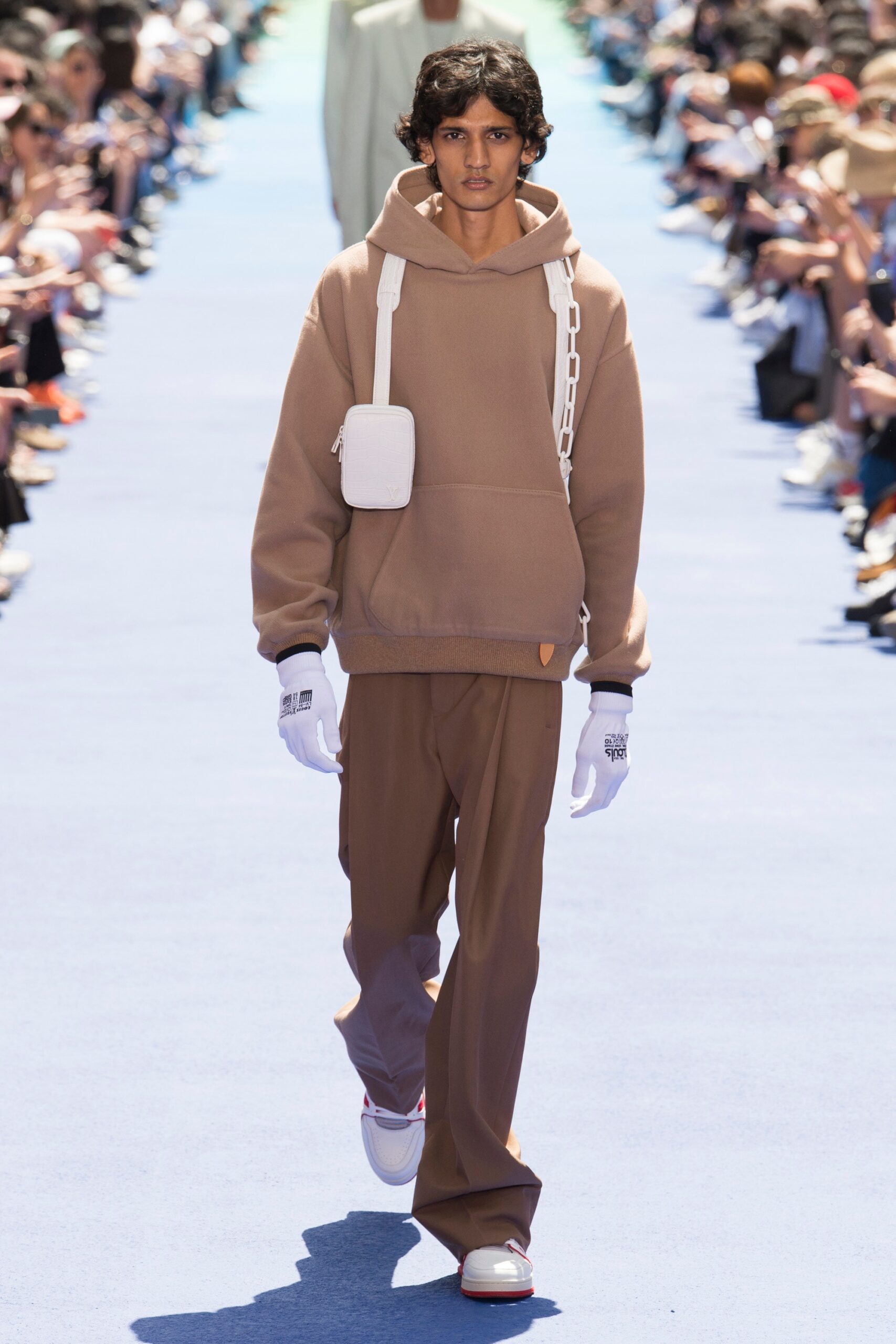 Louis Vuitton S/S 19 Menswear Look 19