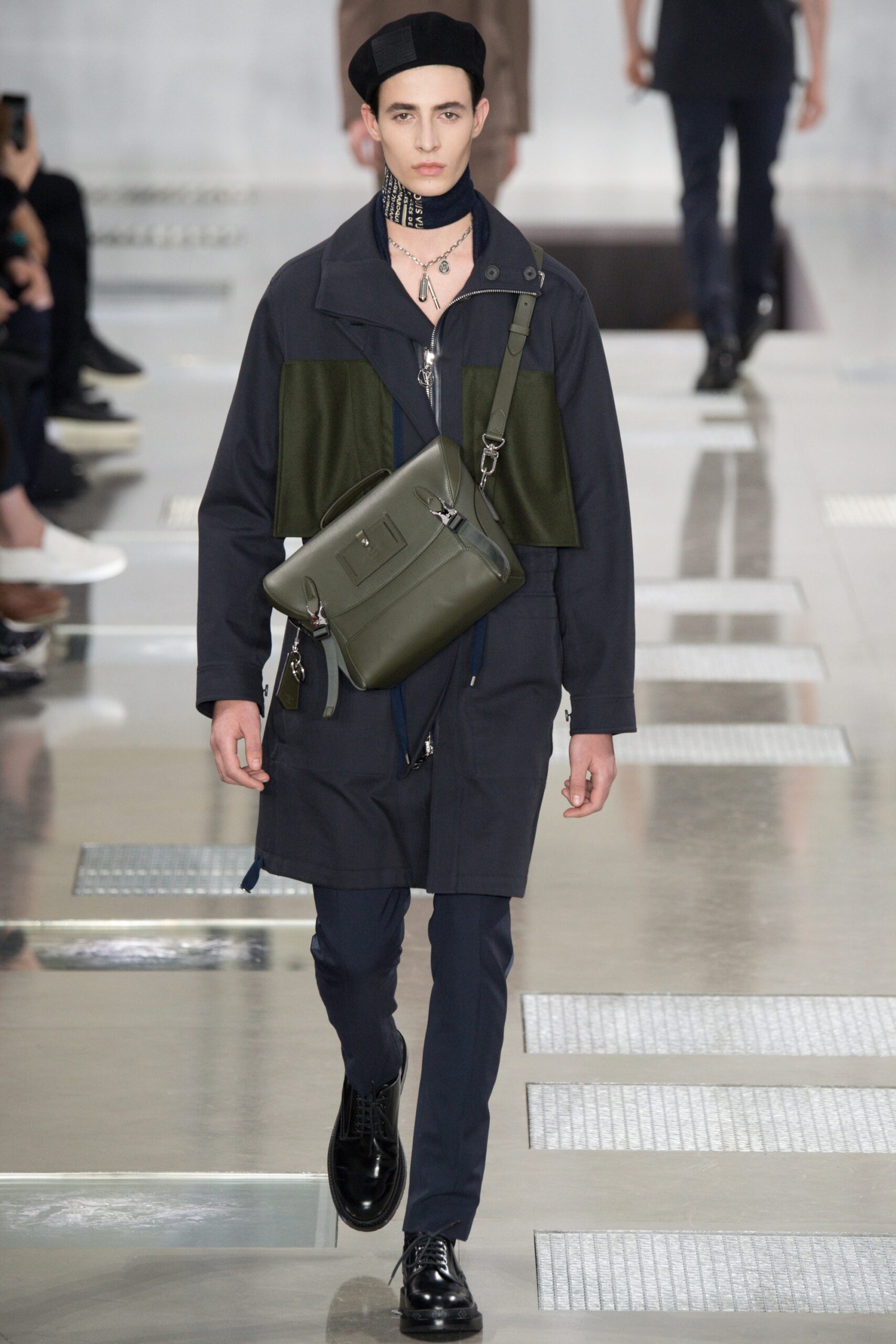 Louis Vuitton F/W 16 Menswear Look 9