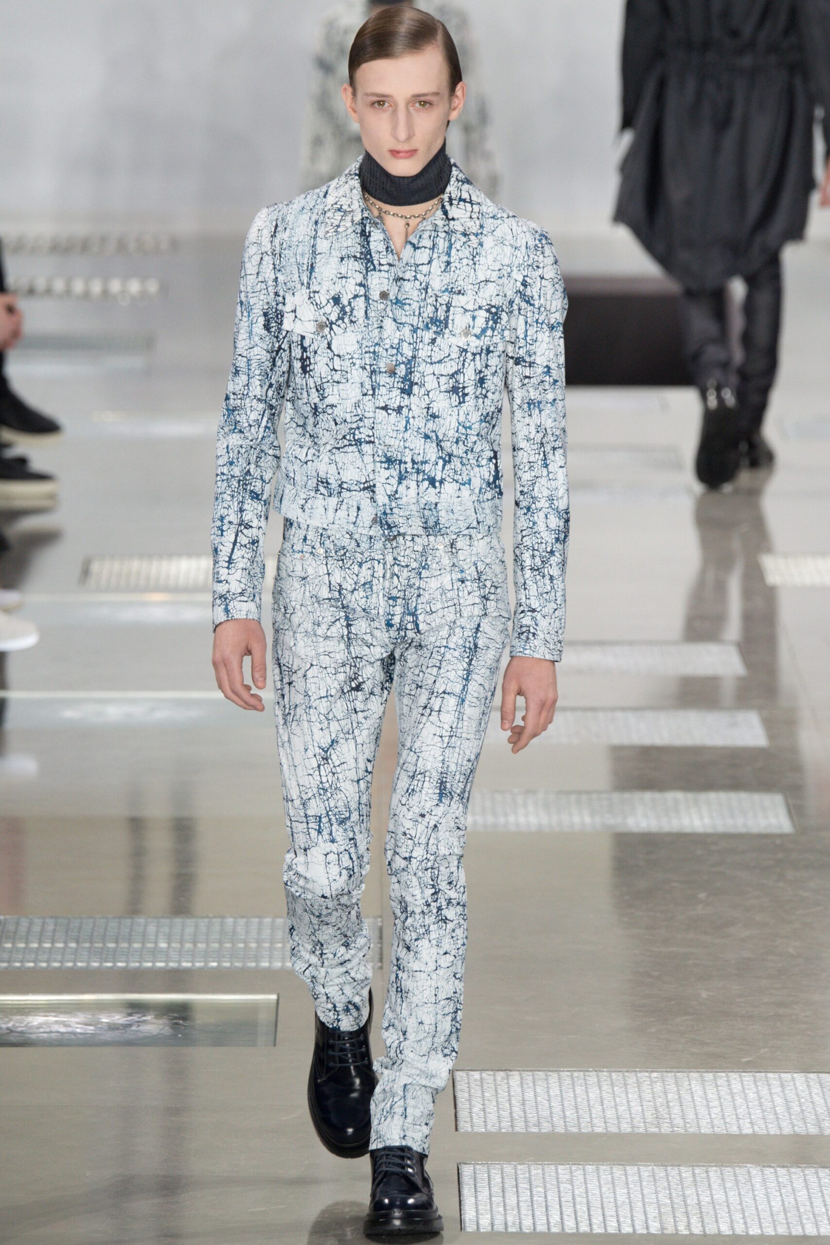 Louis Vuitton F/W 16 Menswear Look 11