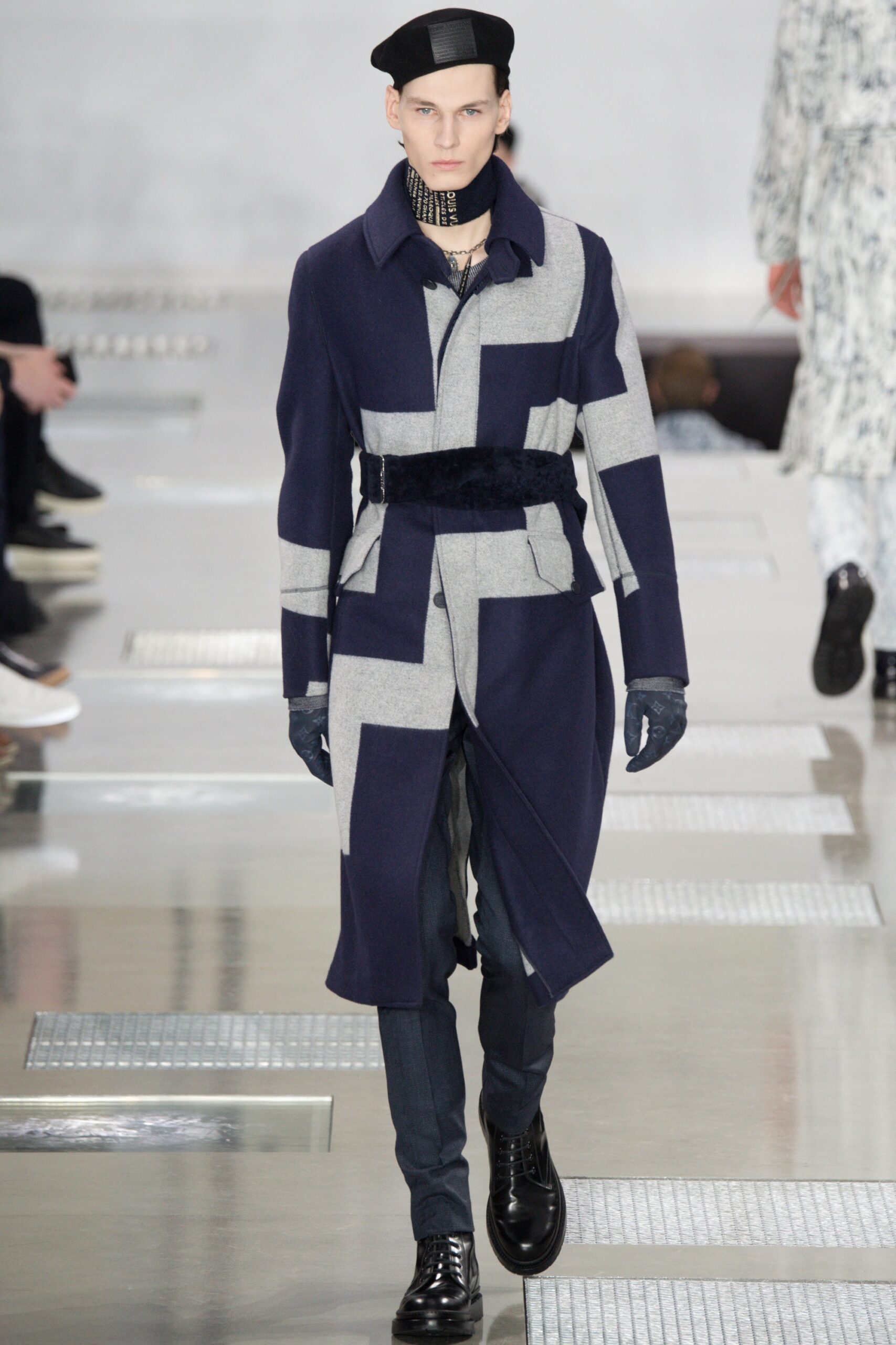 Louis Vuitton F/W 16 Menswear Look 13