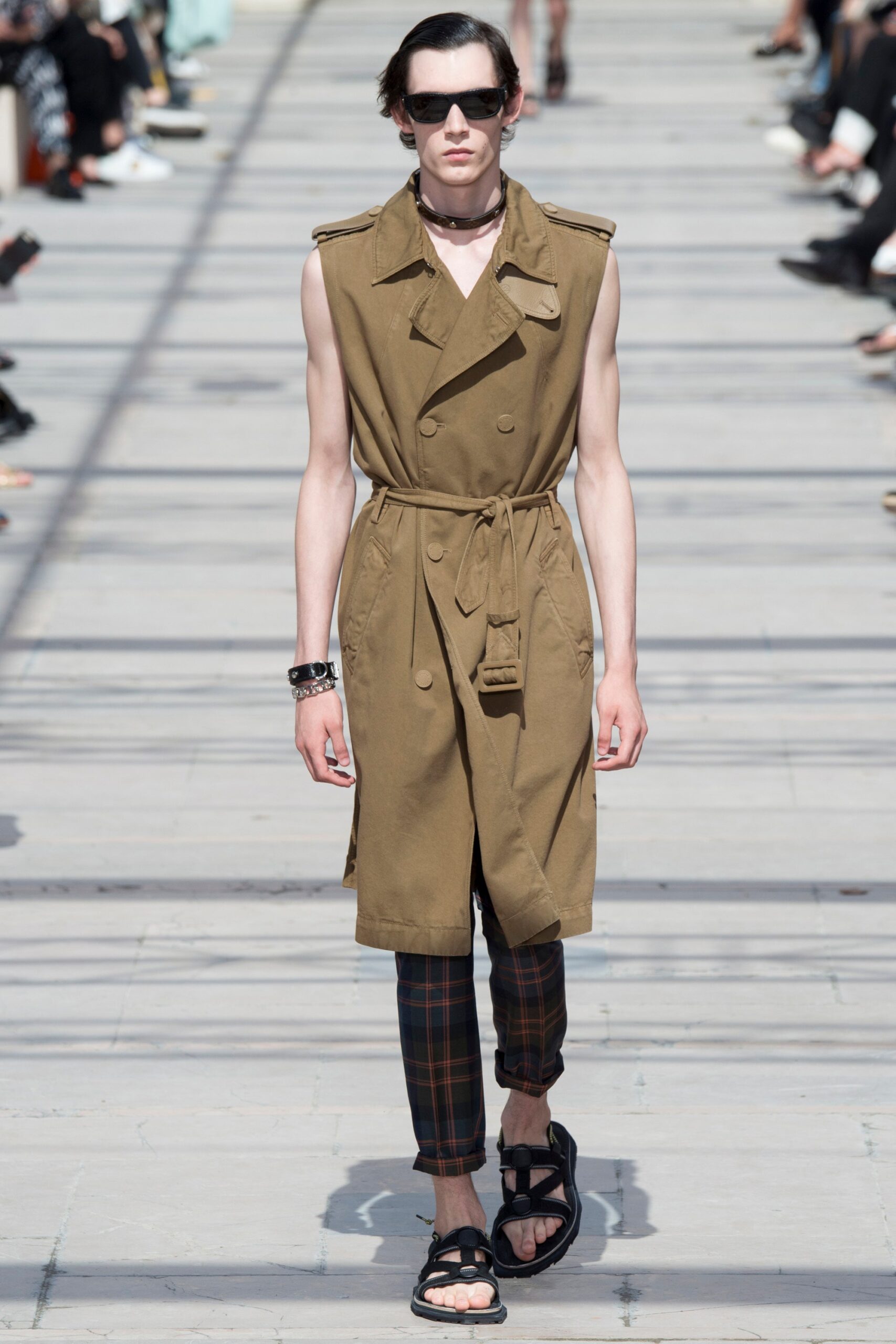 Louis Vuitton S/S 17 Menswear Look 15