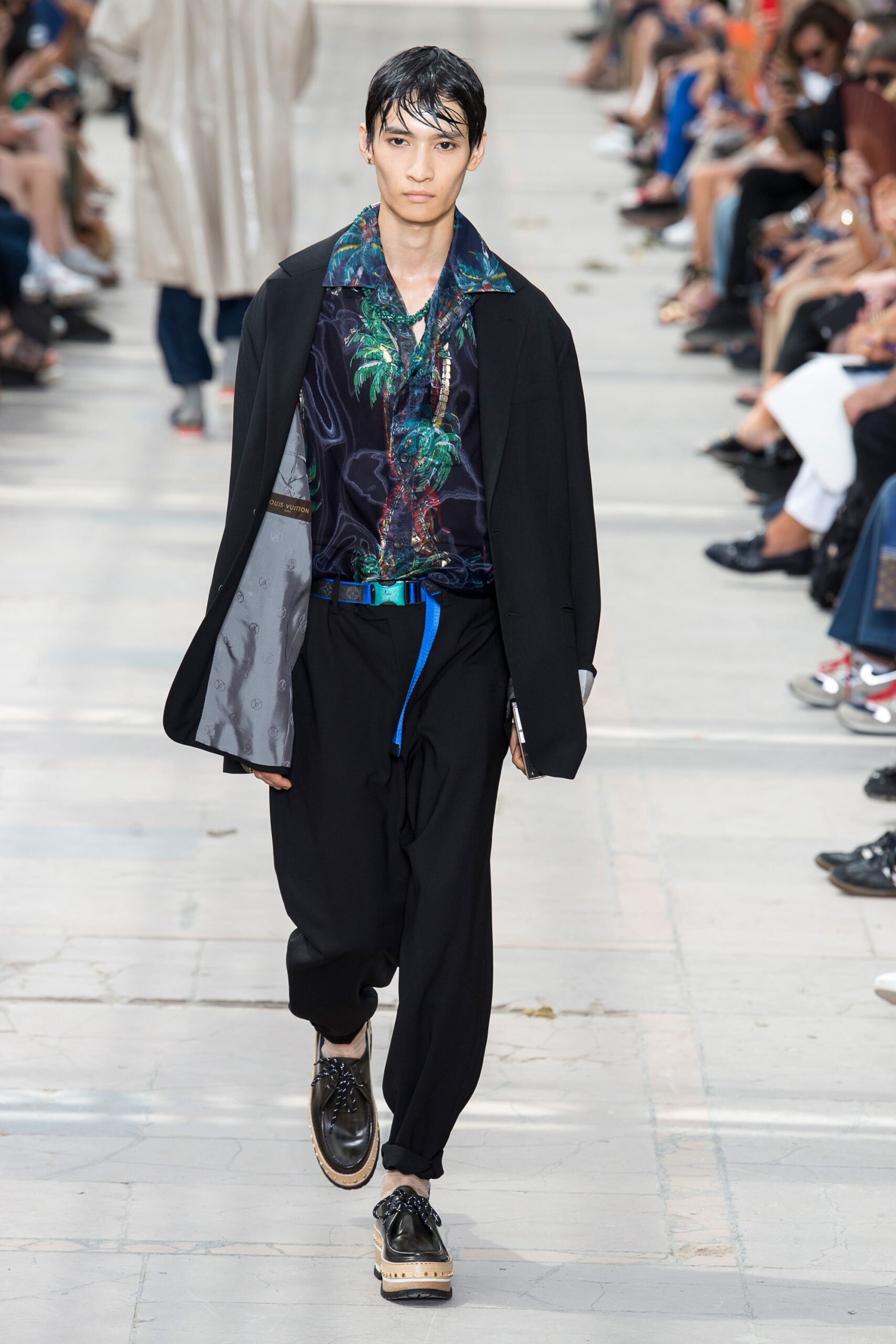 Louis Vuitton S/S 18 Menswear Look 19