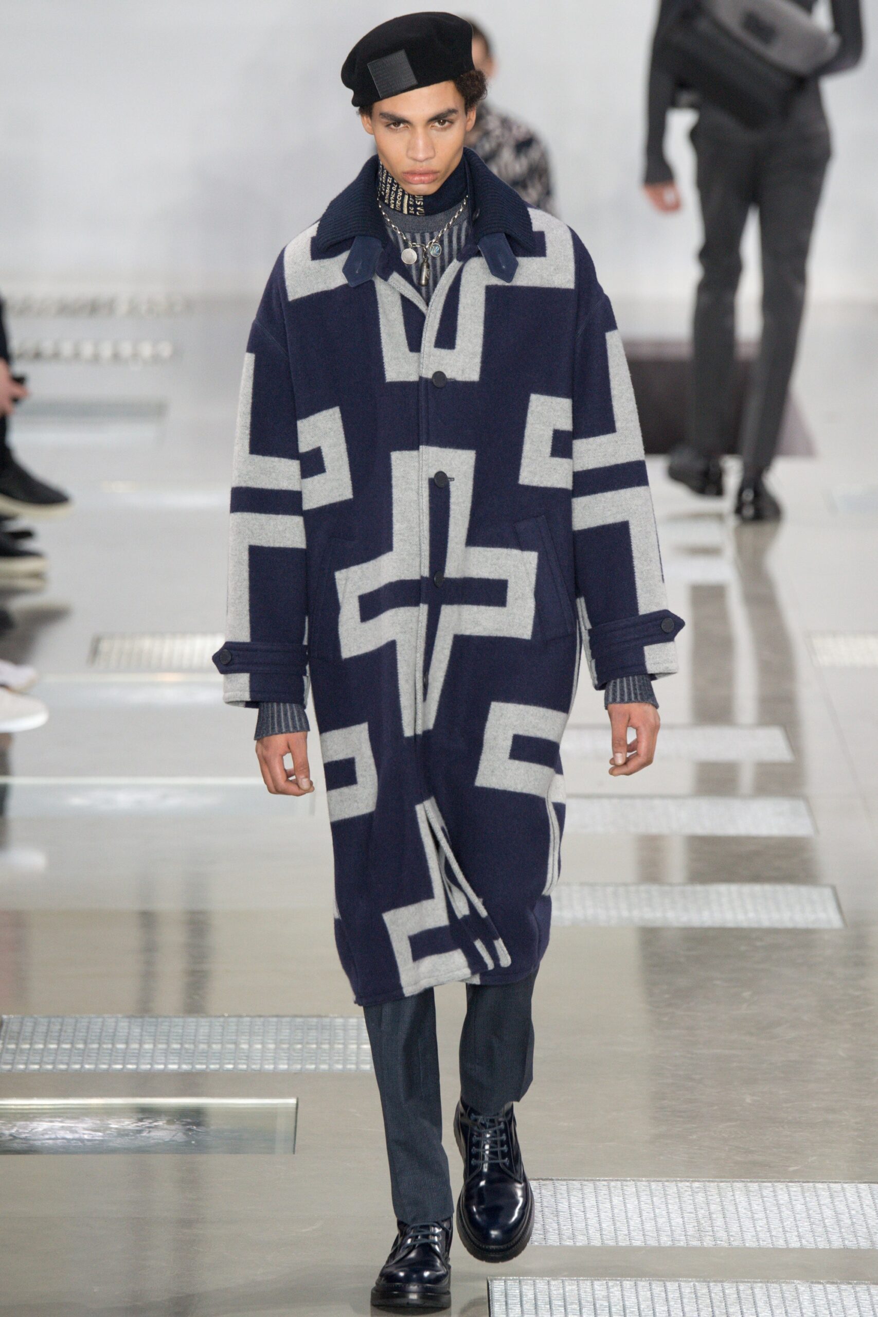Louis Vuitton F/W 16 Menswear Look 15