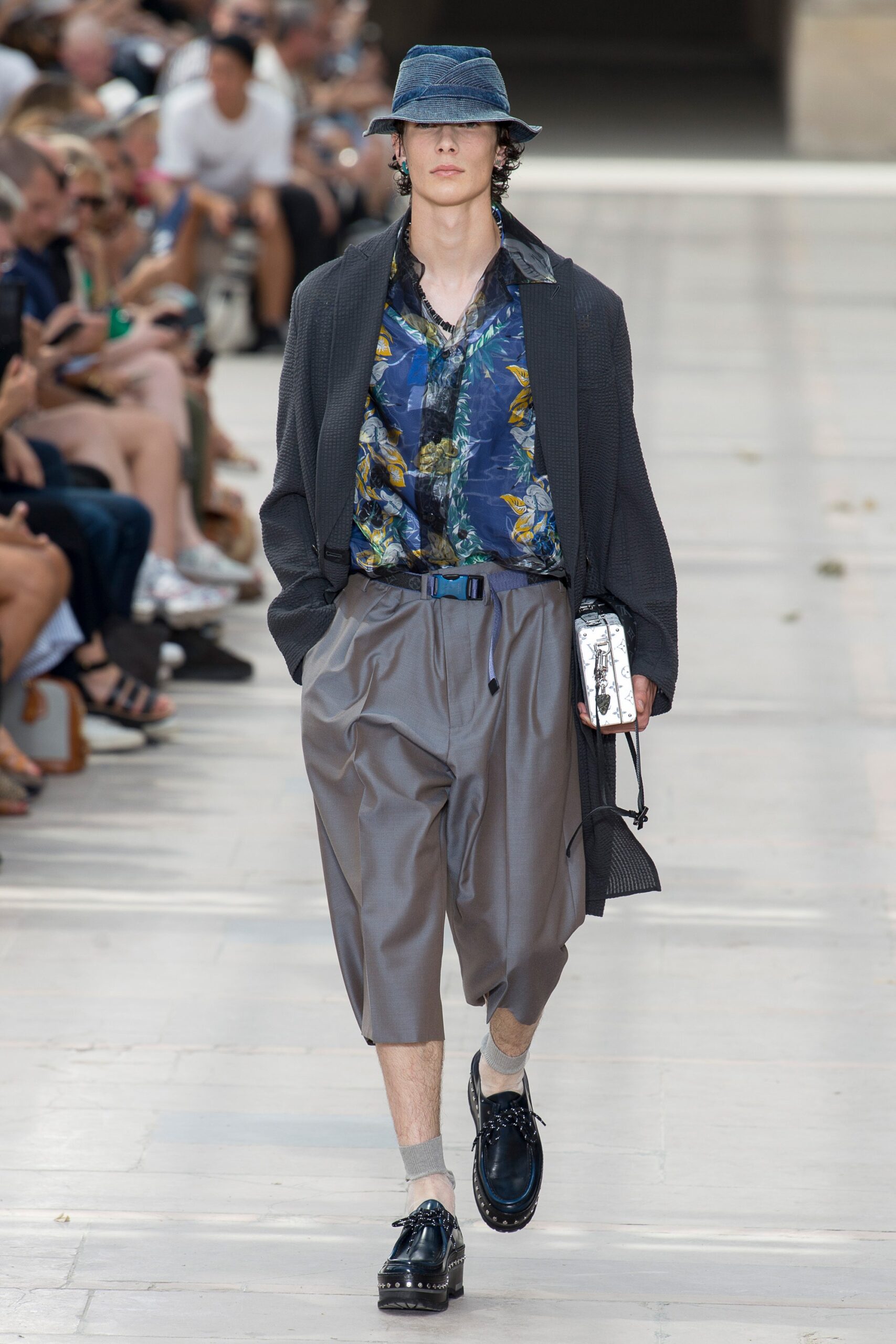 Louis Vuitton S/S 18 Menswear Look 21