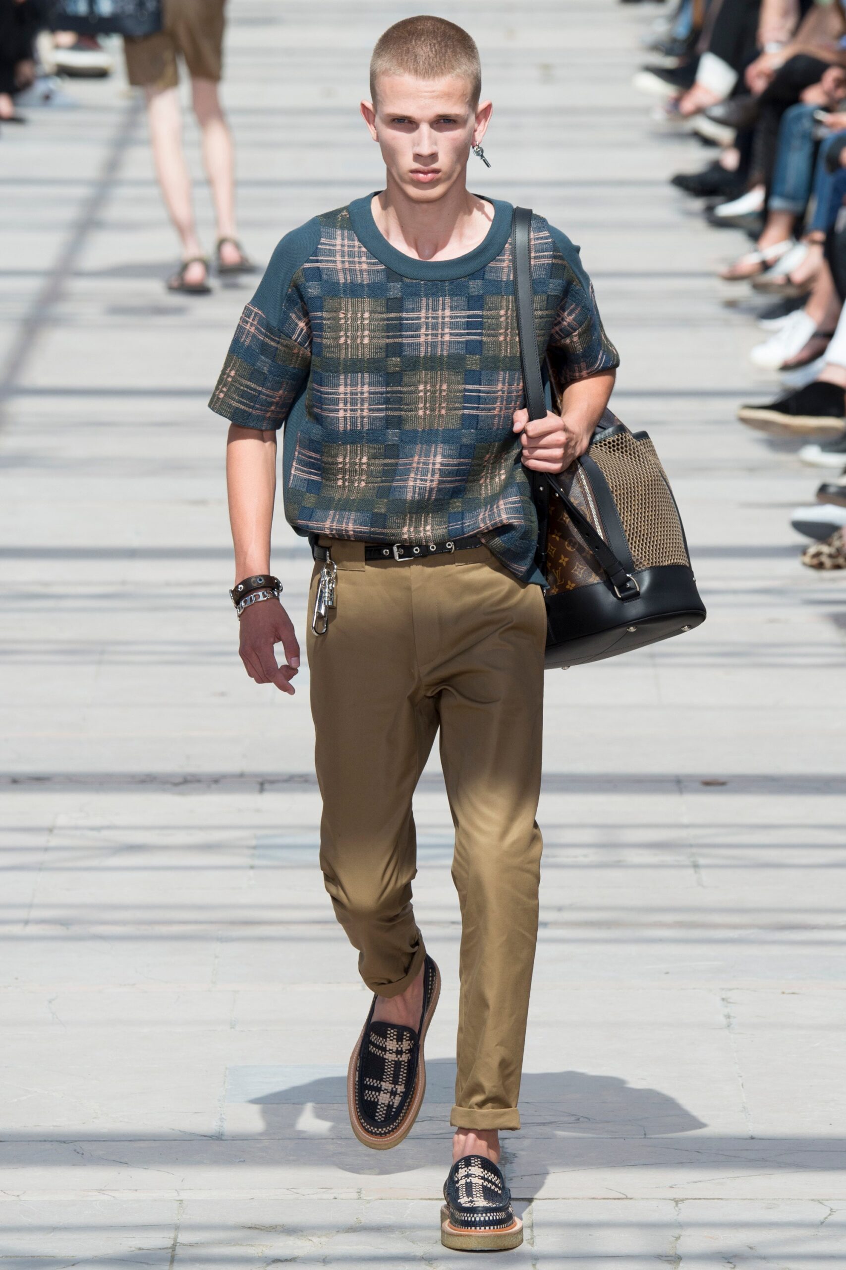 Louis Vuitton S/S 17 Menswear Look 19